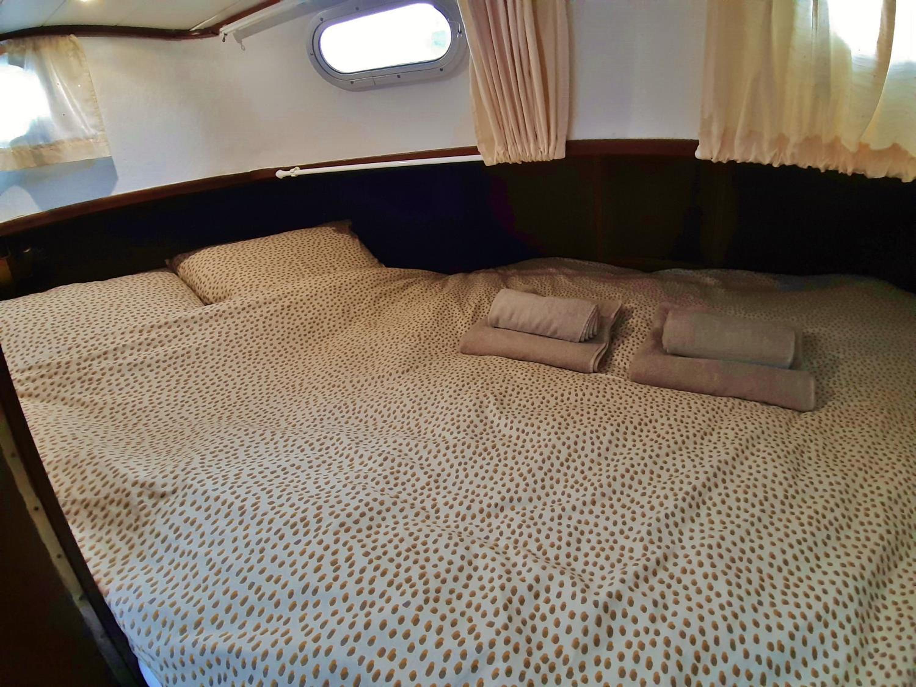 Motor Yacht Almaz