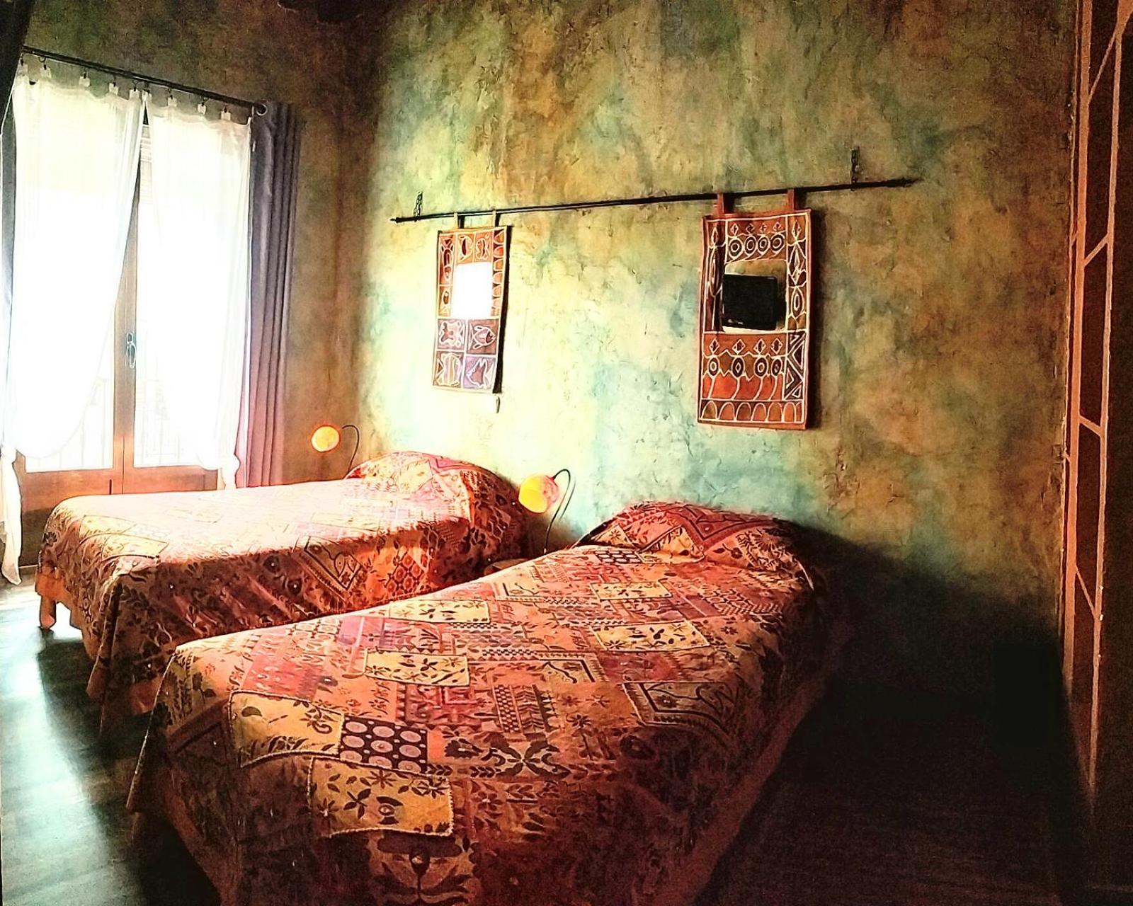 Hostal Artistic B&B