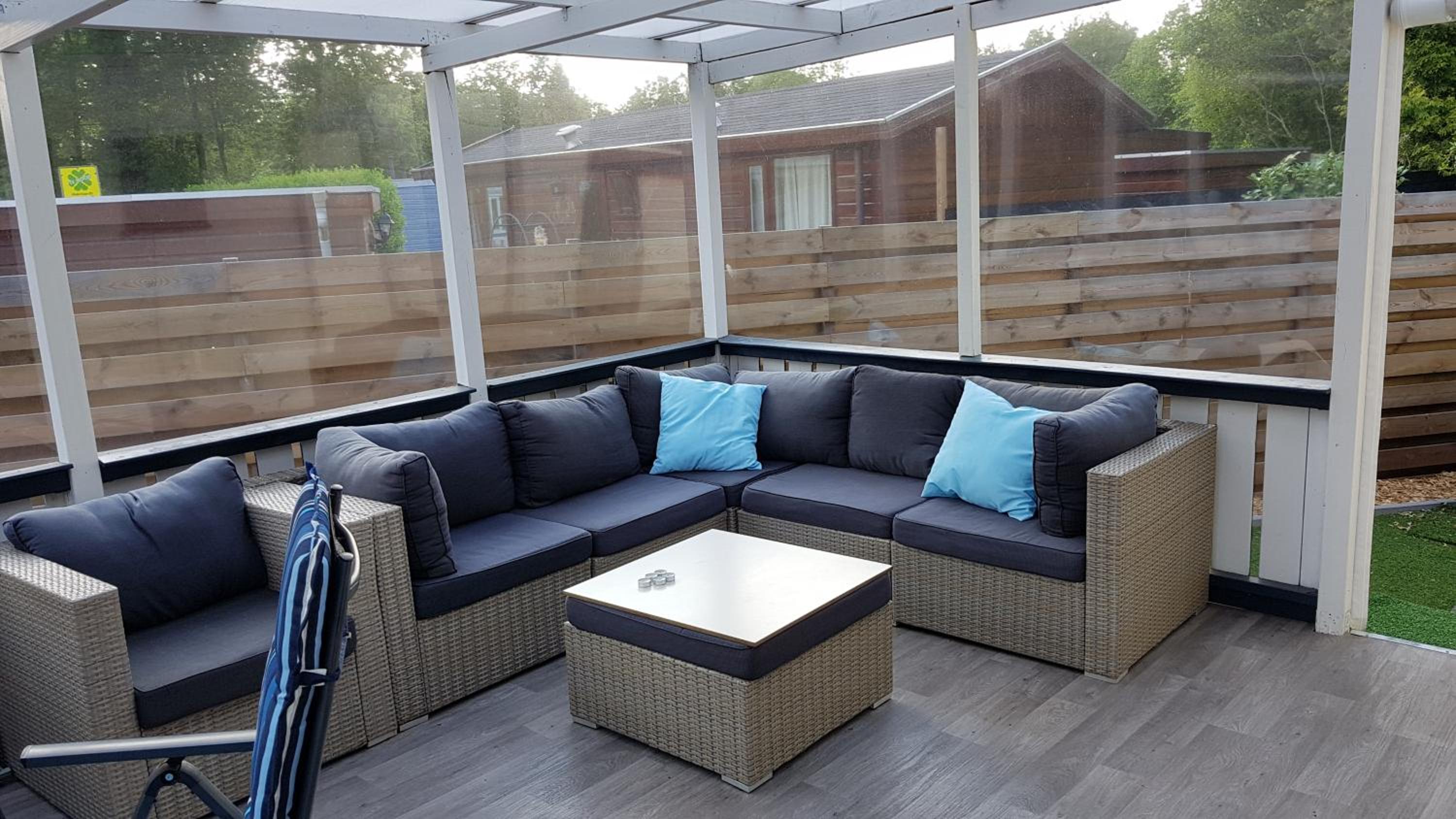 Modern, compleet en recreatief chalet 22-15 view 4
