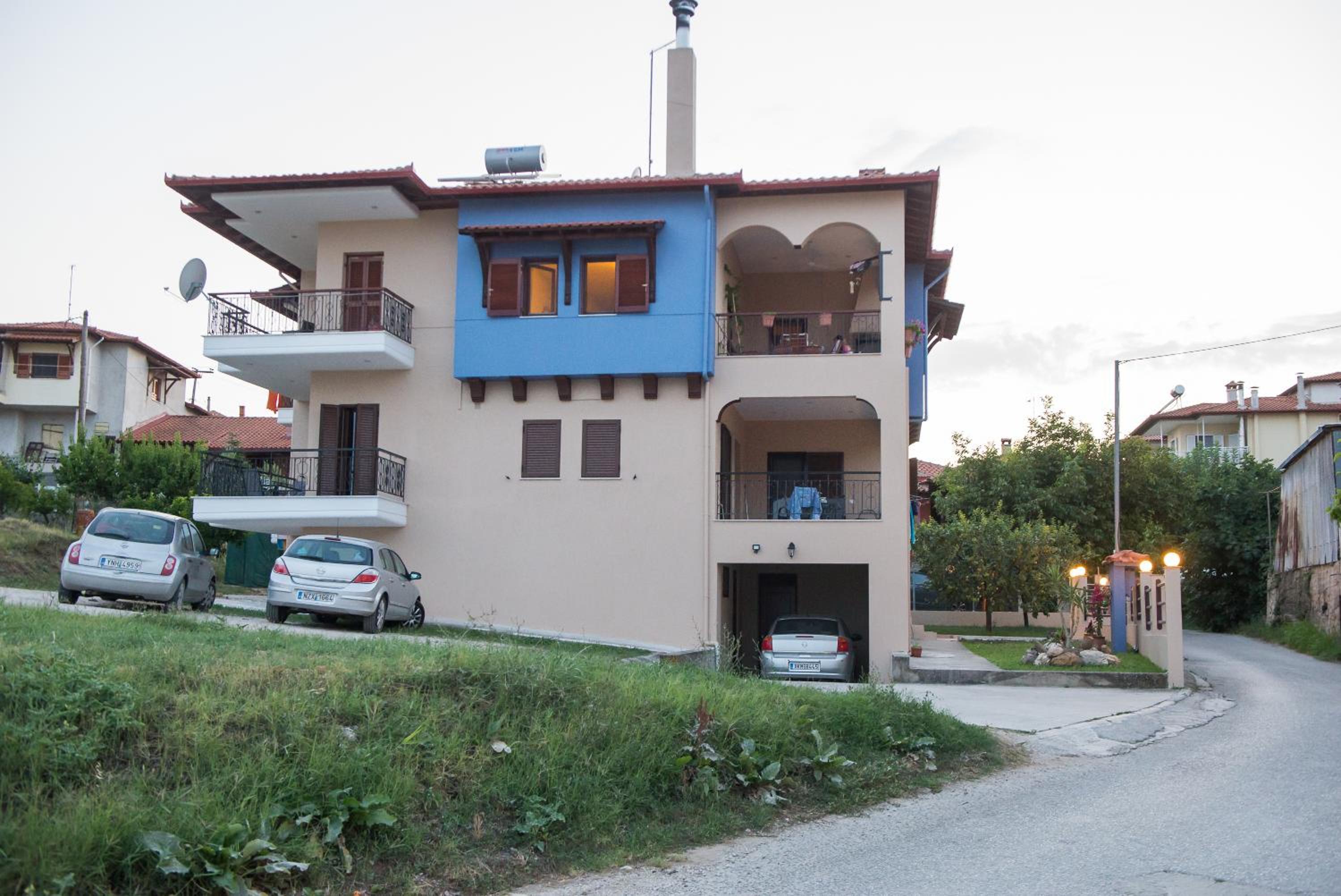 Roxani's Apartments view 4