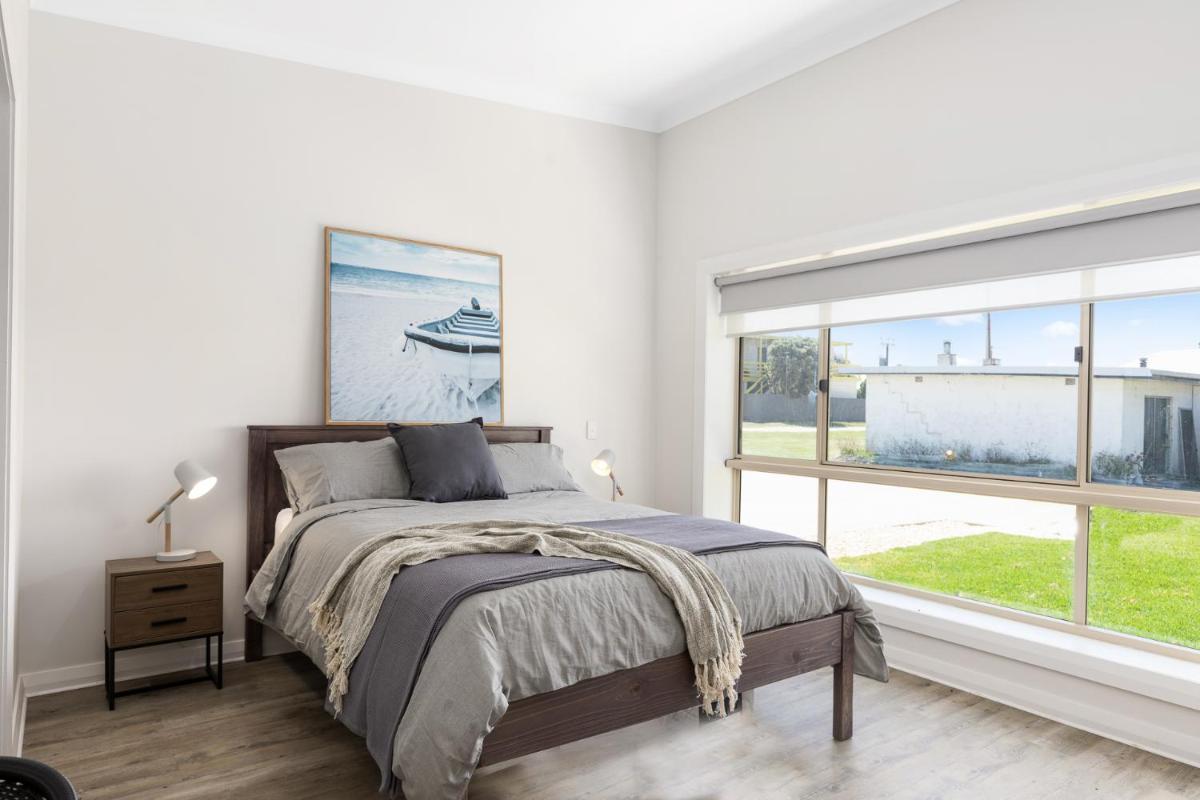 Luxury Apartments and Motel Rooms - Free Wifi - Close To Beach