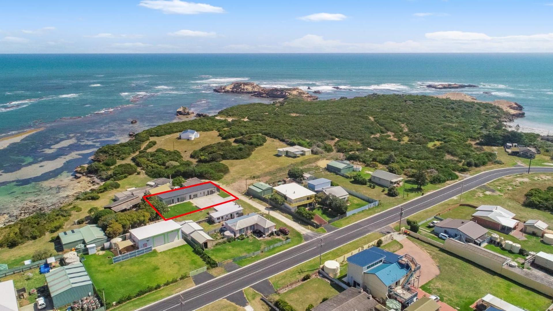 Luxury Apartments and Motel Rooms - Free Wifi - Close To Beach