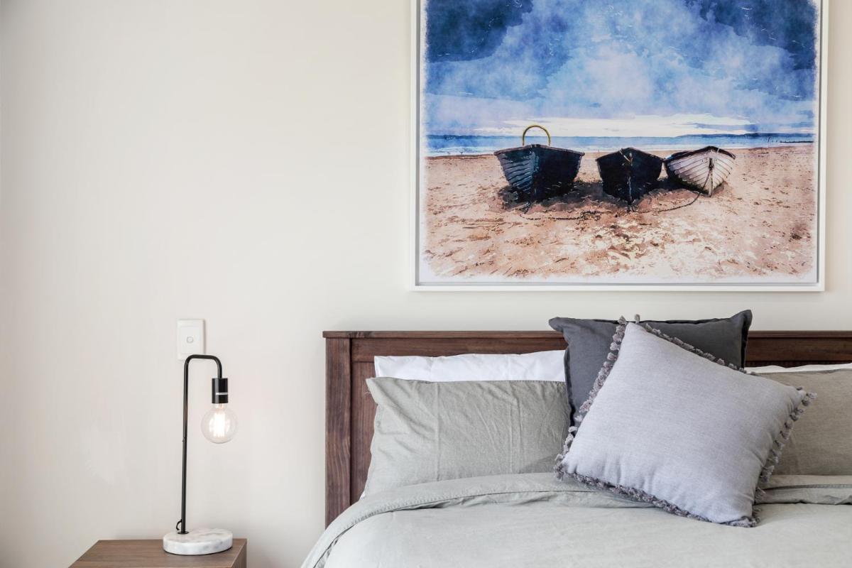 Luxury Apartments and Motel Rooms - Free Wifi - Close To Beach