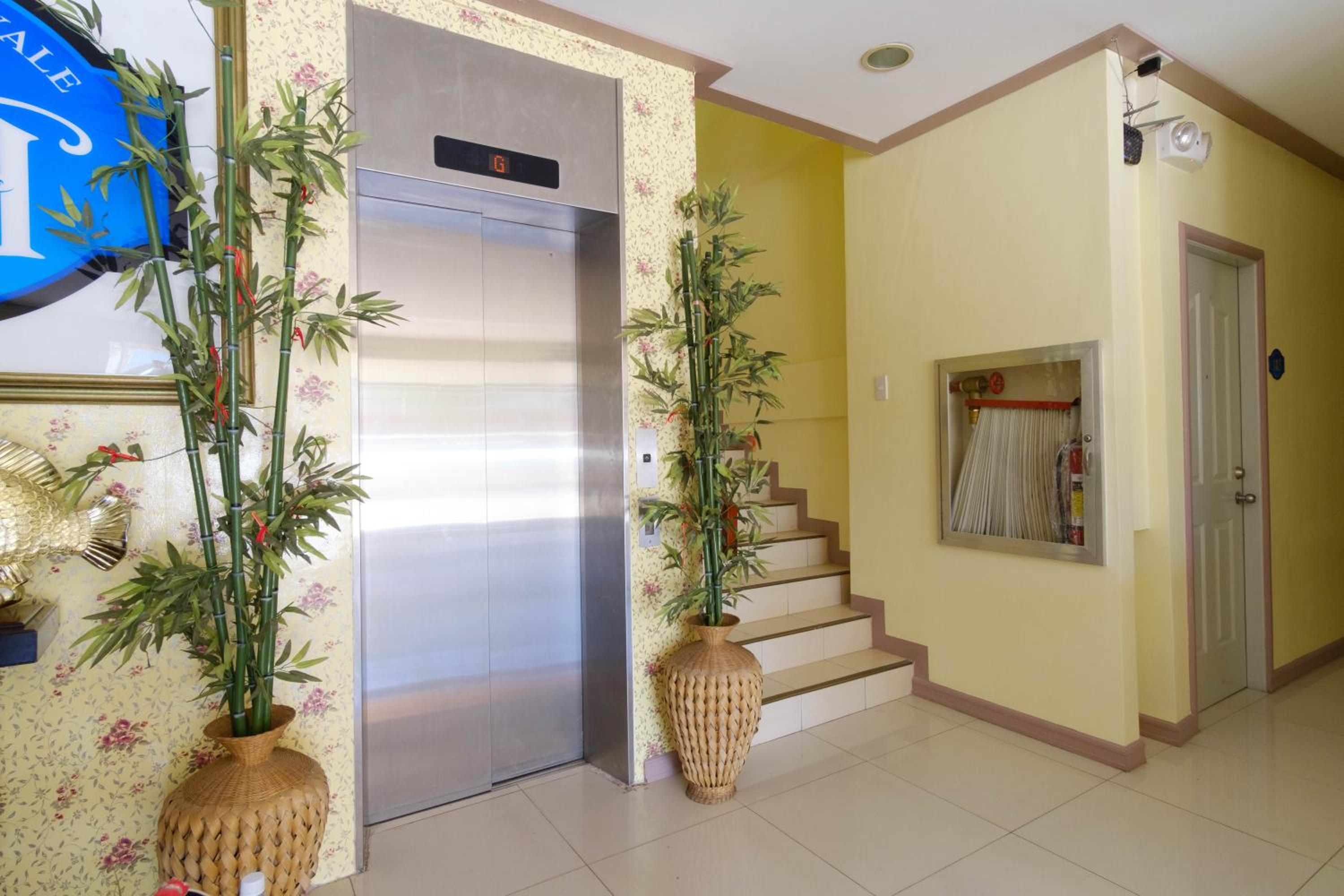 RedDoorz Plus @ Manalo Extension Palawan