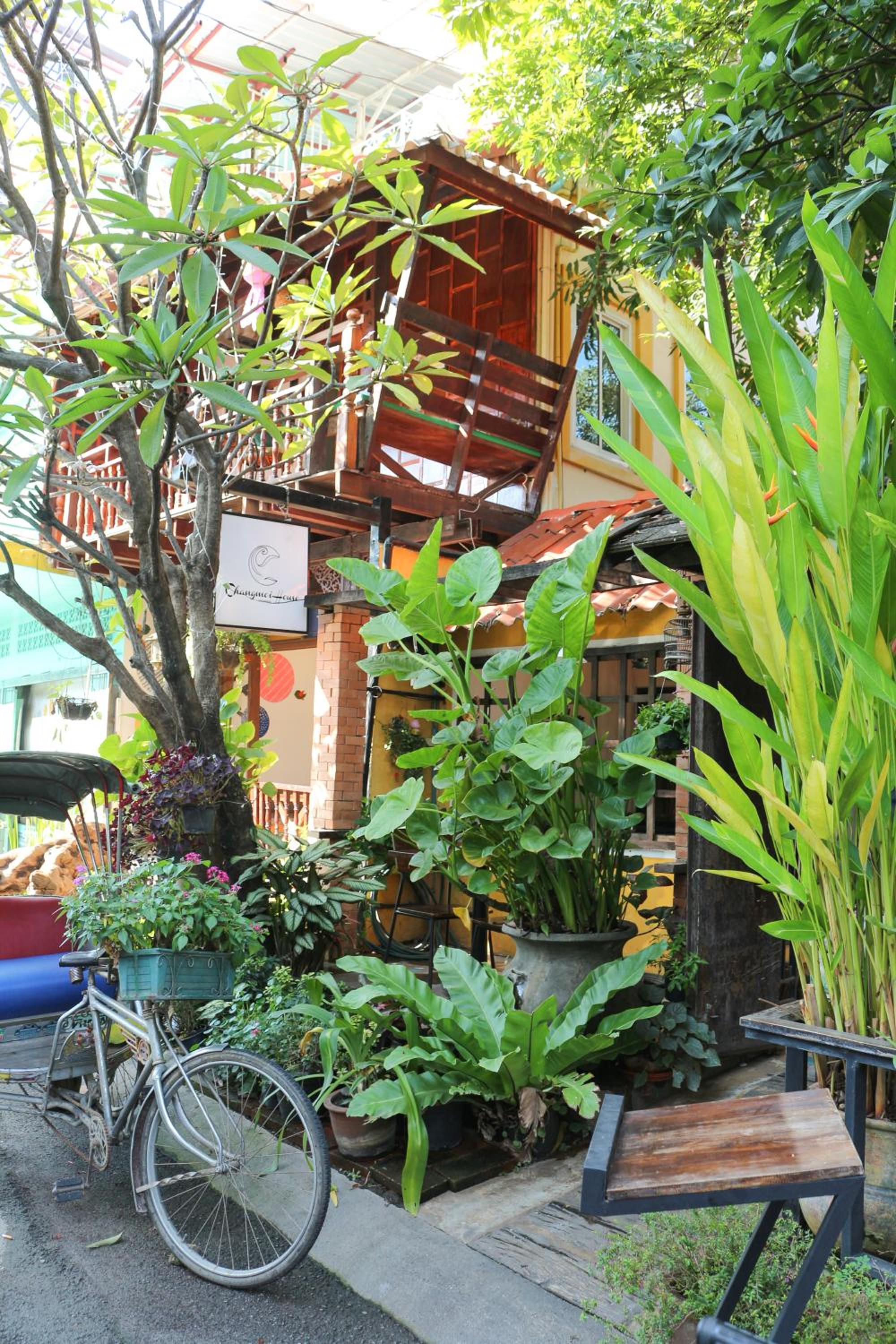 Changmoi House (Little Village)