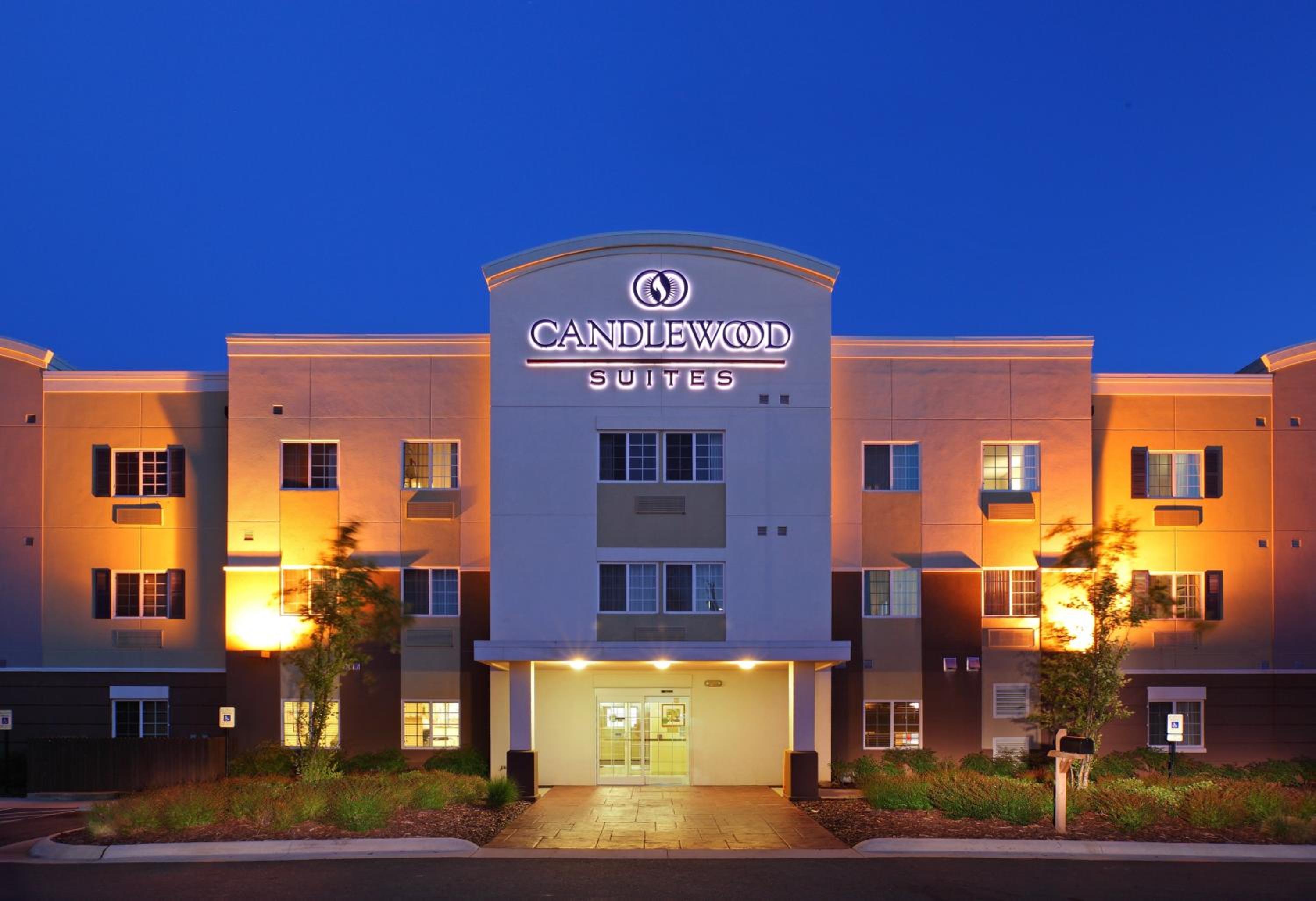 Hotel Candlewood Suites Hot Springs, an IHG Hotel - Image 1