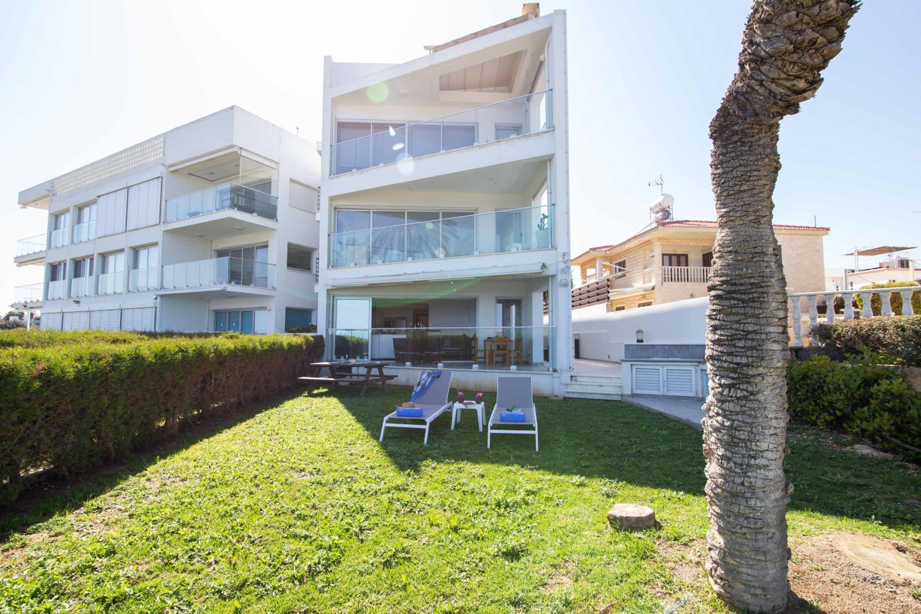 Apartment Trident 4