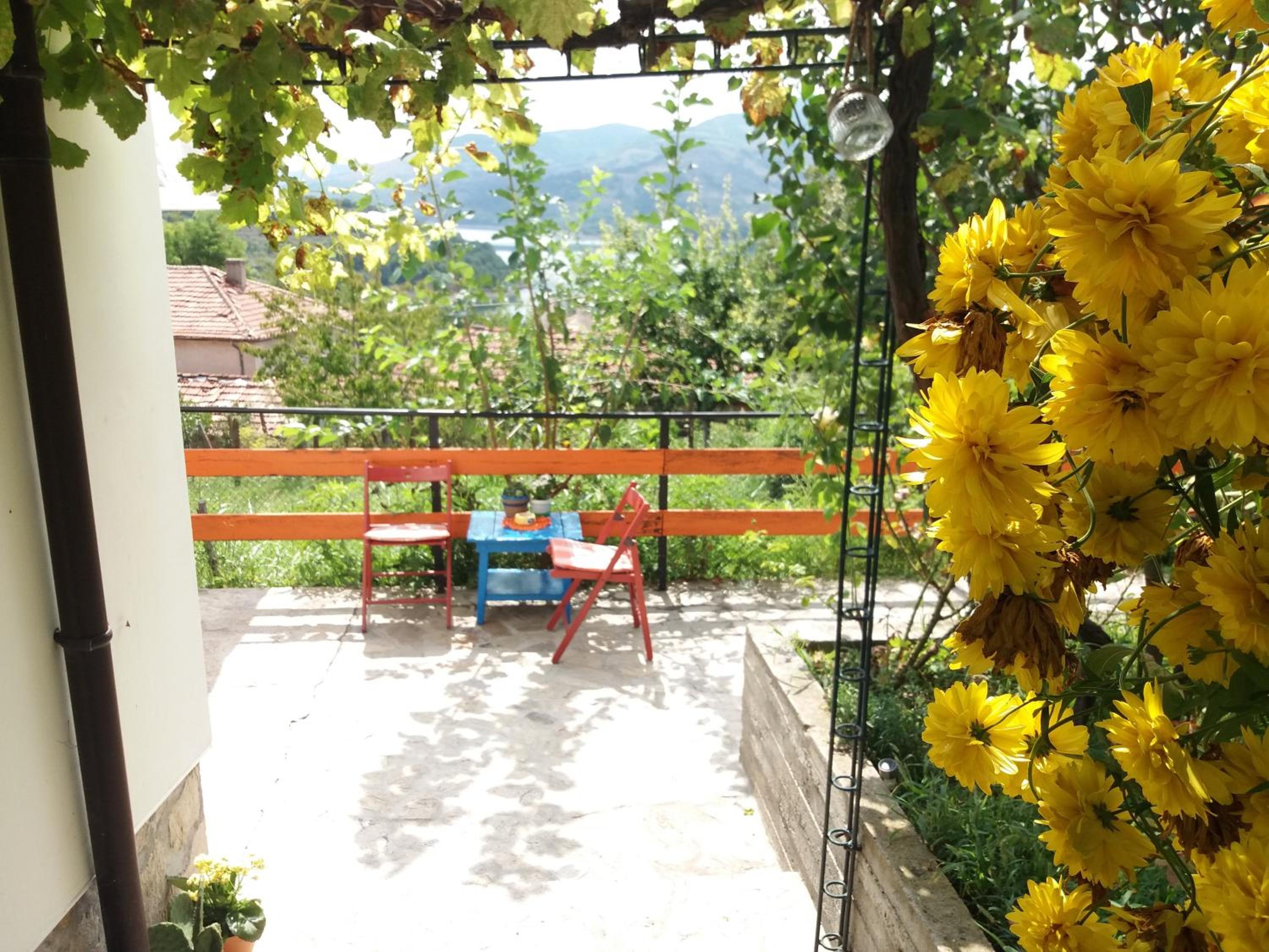 Mihaela Lake Retreat