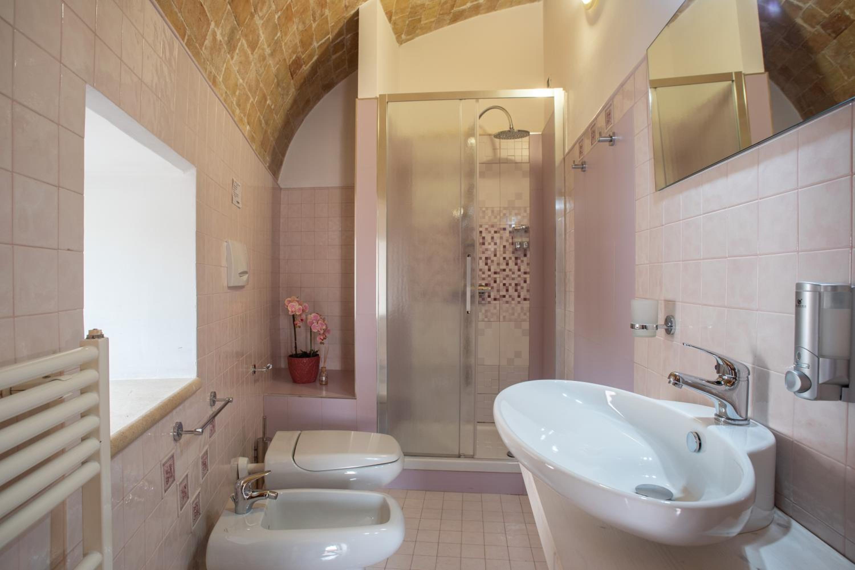 L' Infinito dei Sassi en Matera — bathroom