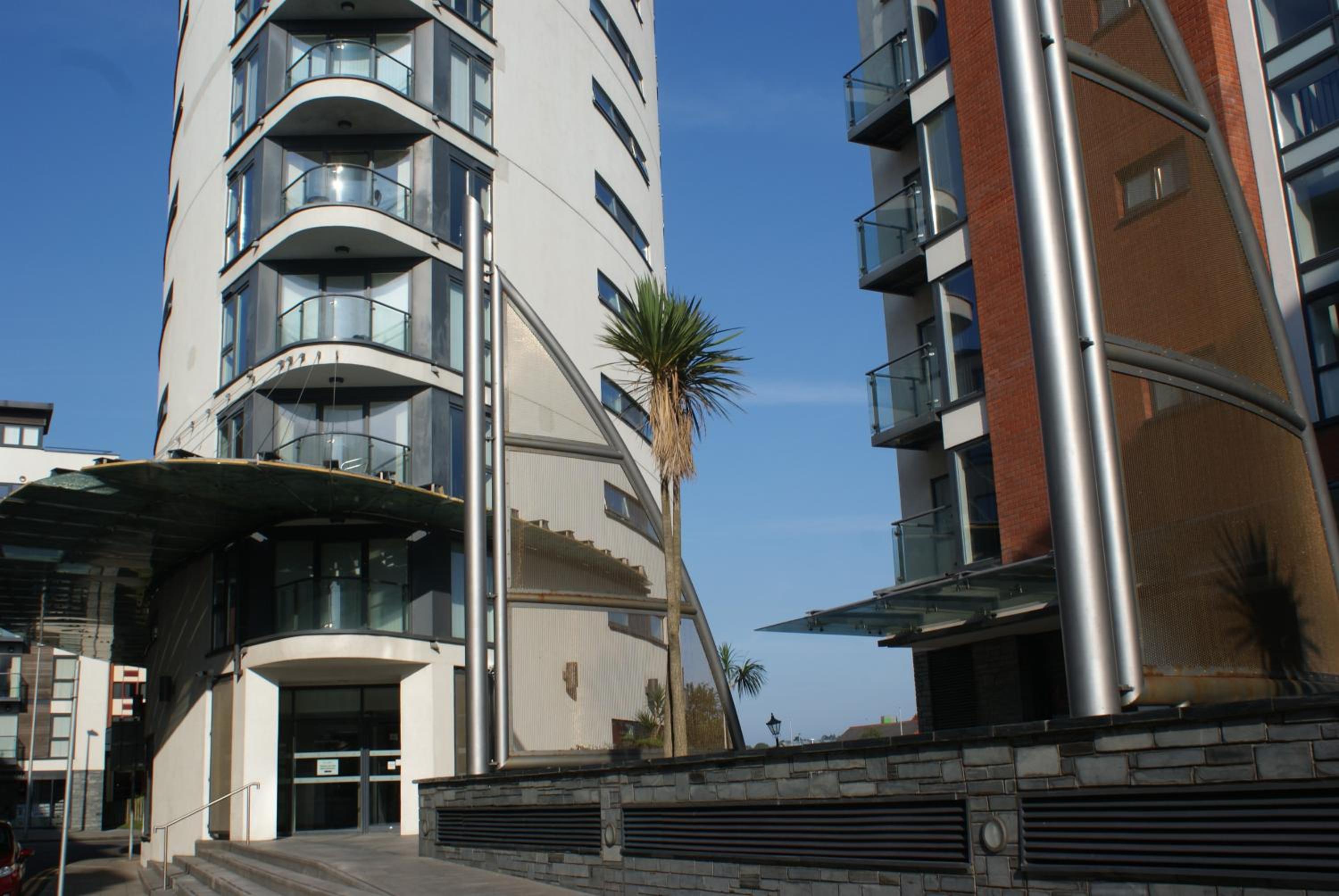 Swansea Vacations - Coastal City Rooms - Waterfront - Property Image 3
