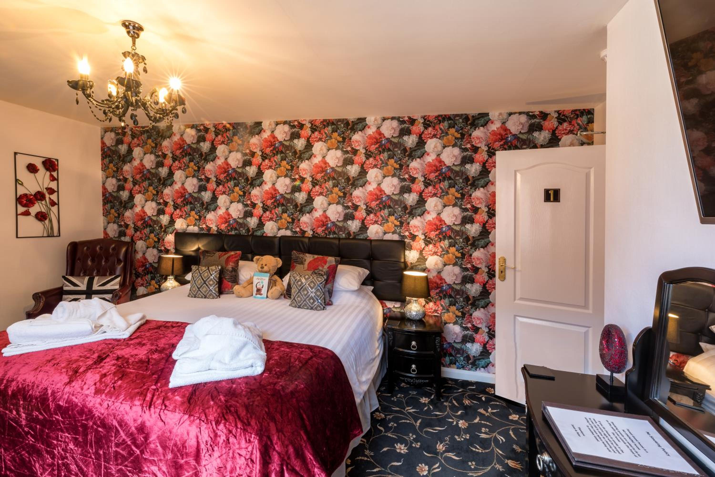 South Shields Vacations - Forest Guest House - Property Image 9