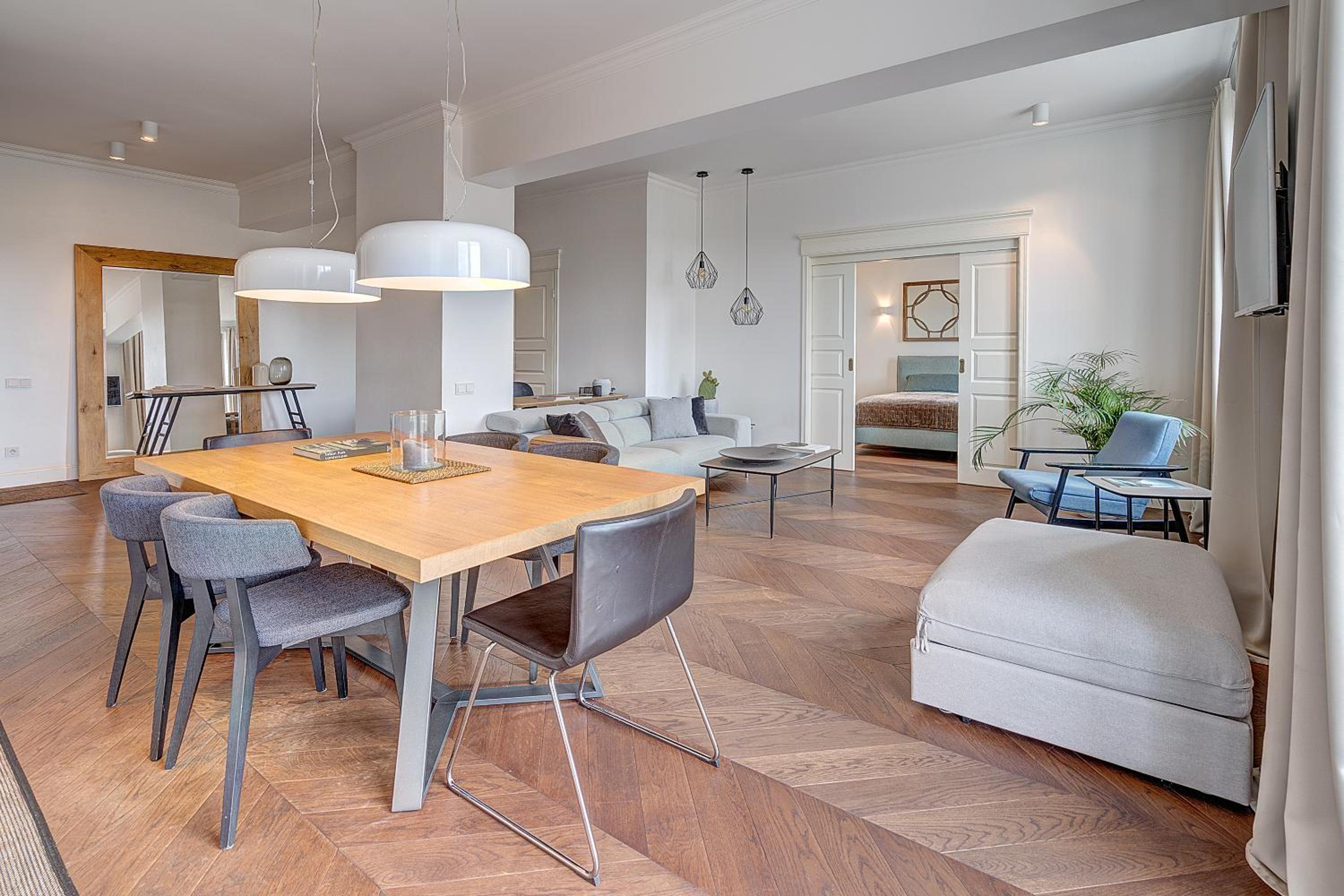 Vilnius Apartments & Suites - Gedimino avenue