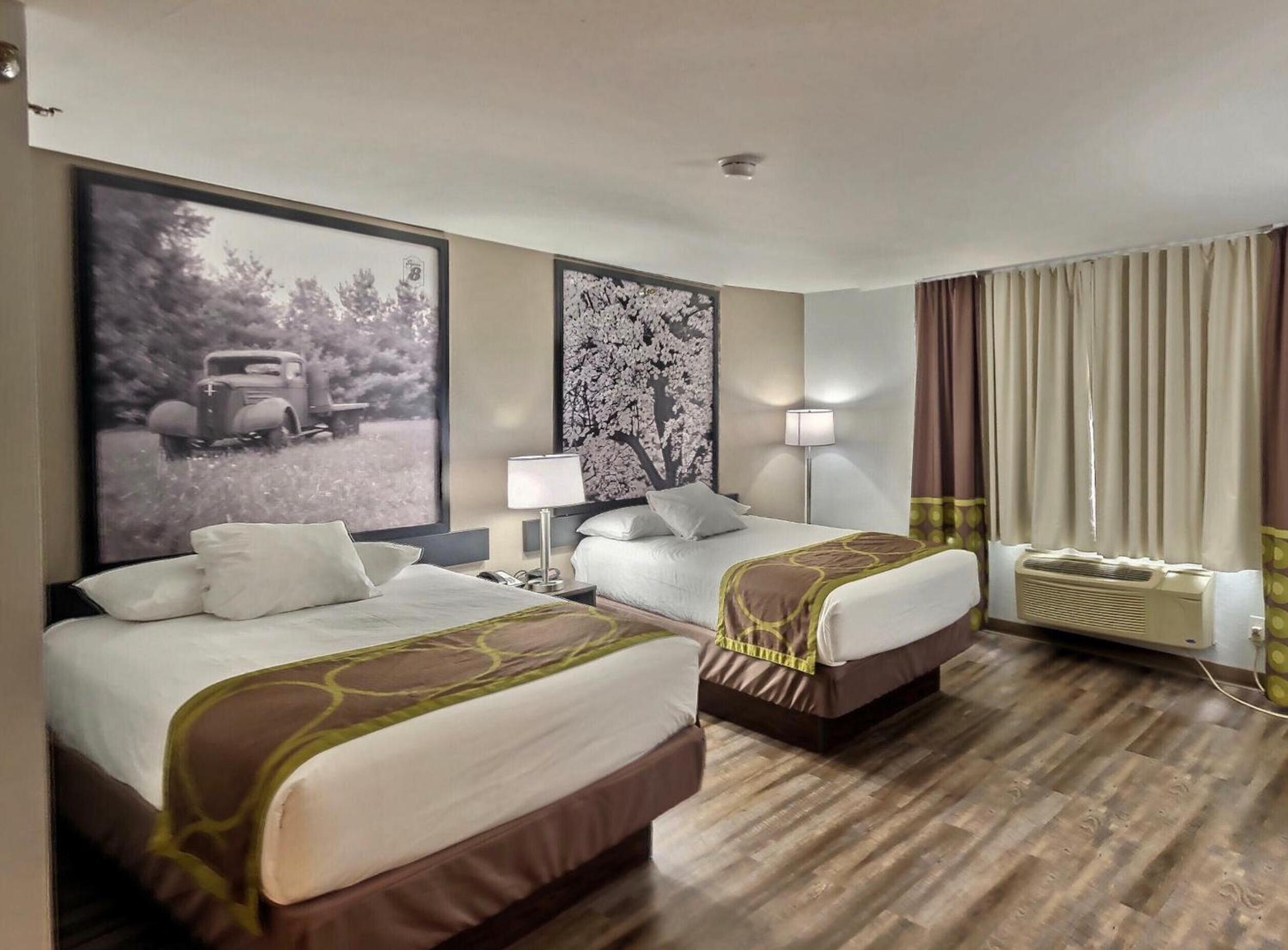Georgetown Vacations - Super 8 by Wyndham Georgetown - Property Image 3