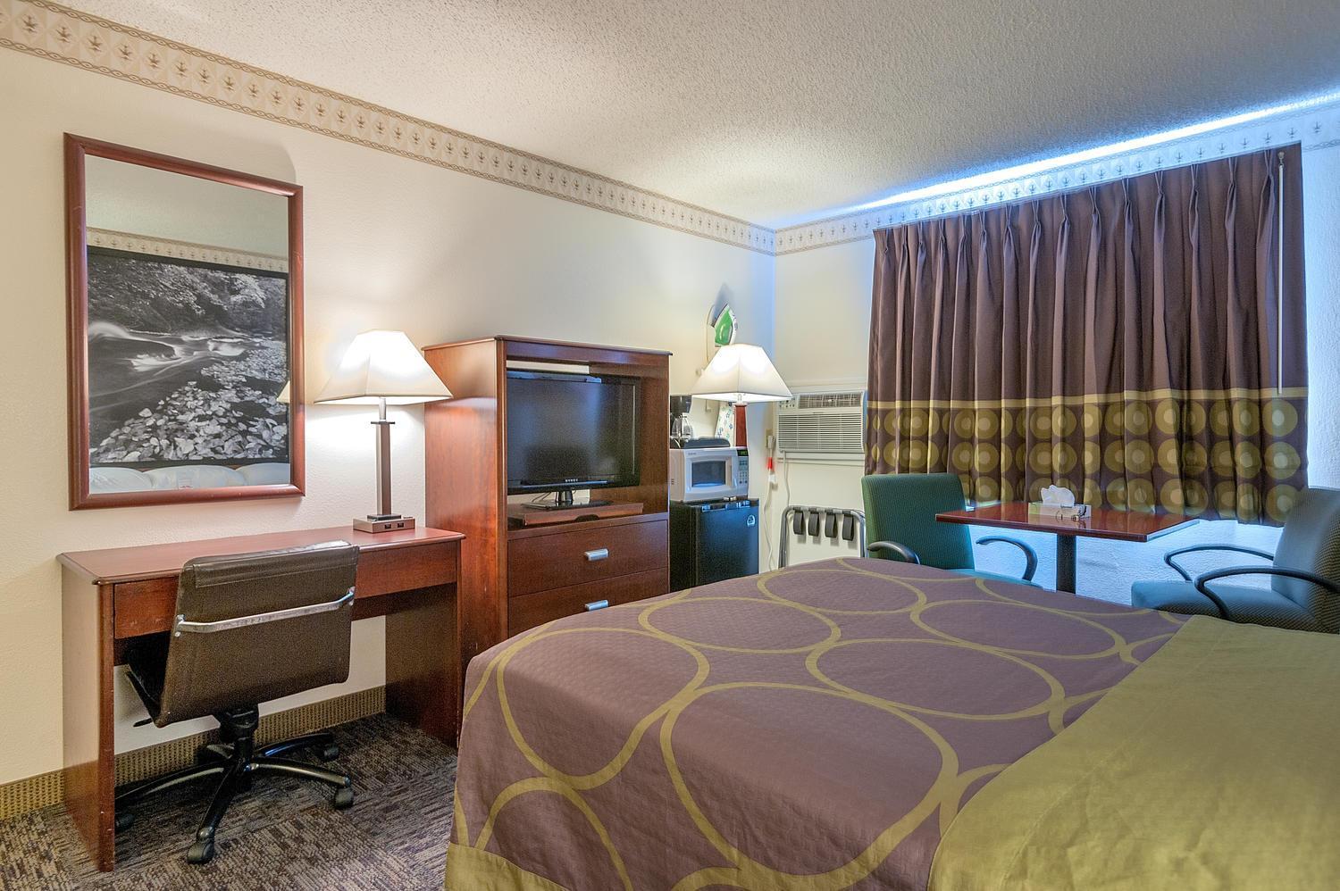 Super 8 by Wyndham Colorado Springs/Chestnut Street, Foto 12