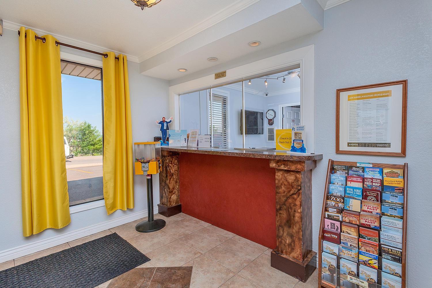 Super 8 by Wyndham Colorado Springs/Chestnut Street, Foto 11