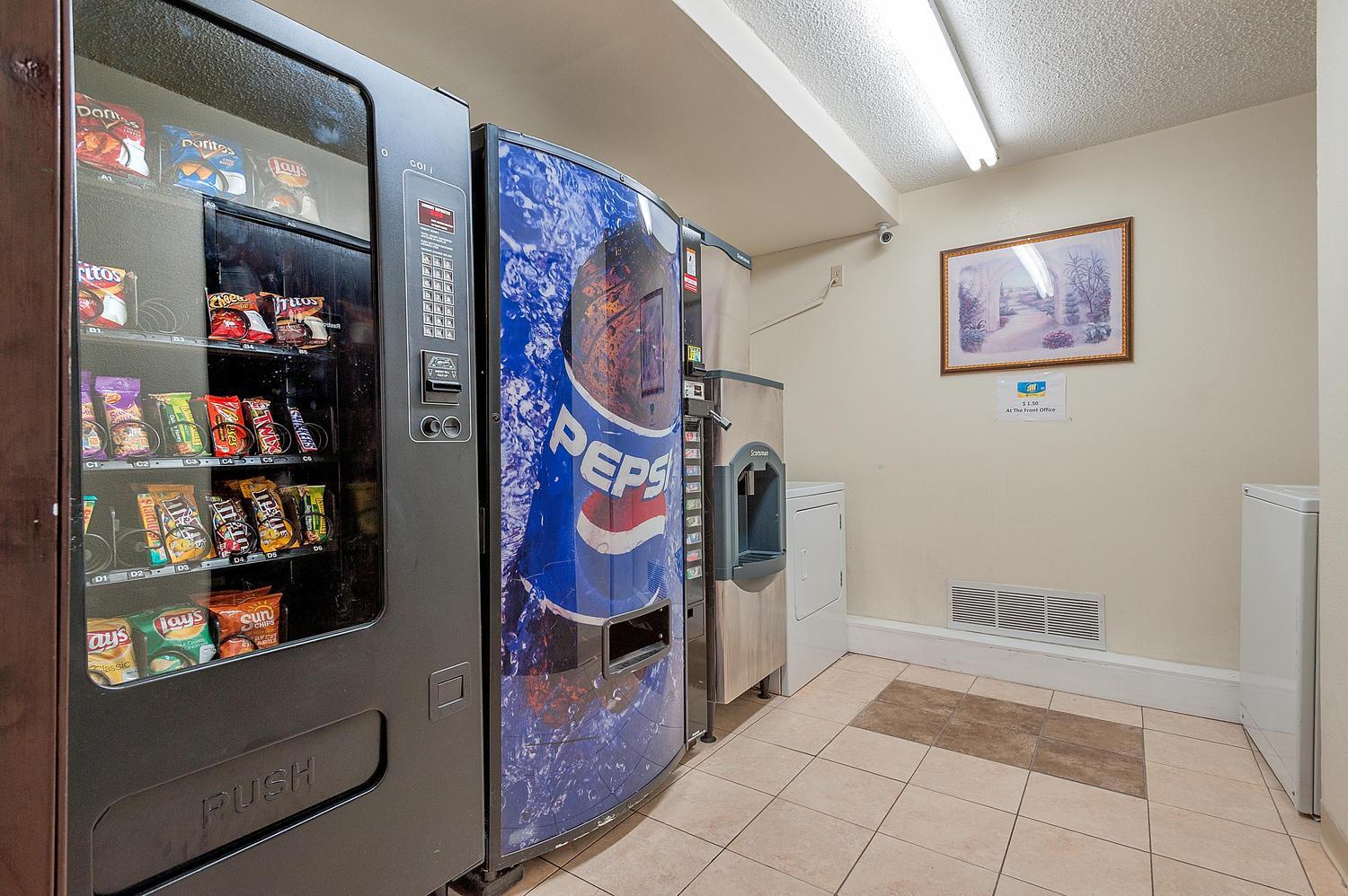 Super 8 by Wyndham Colorado Springs/Chestnut Street