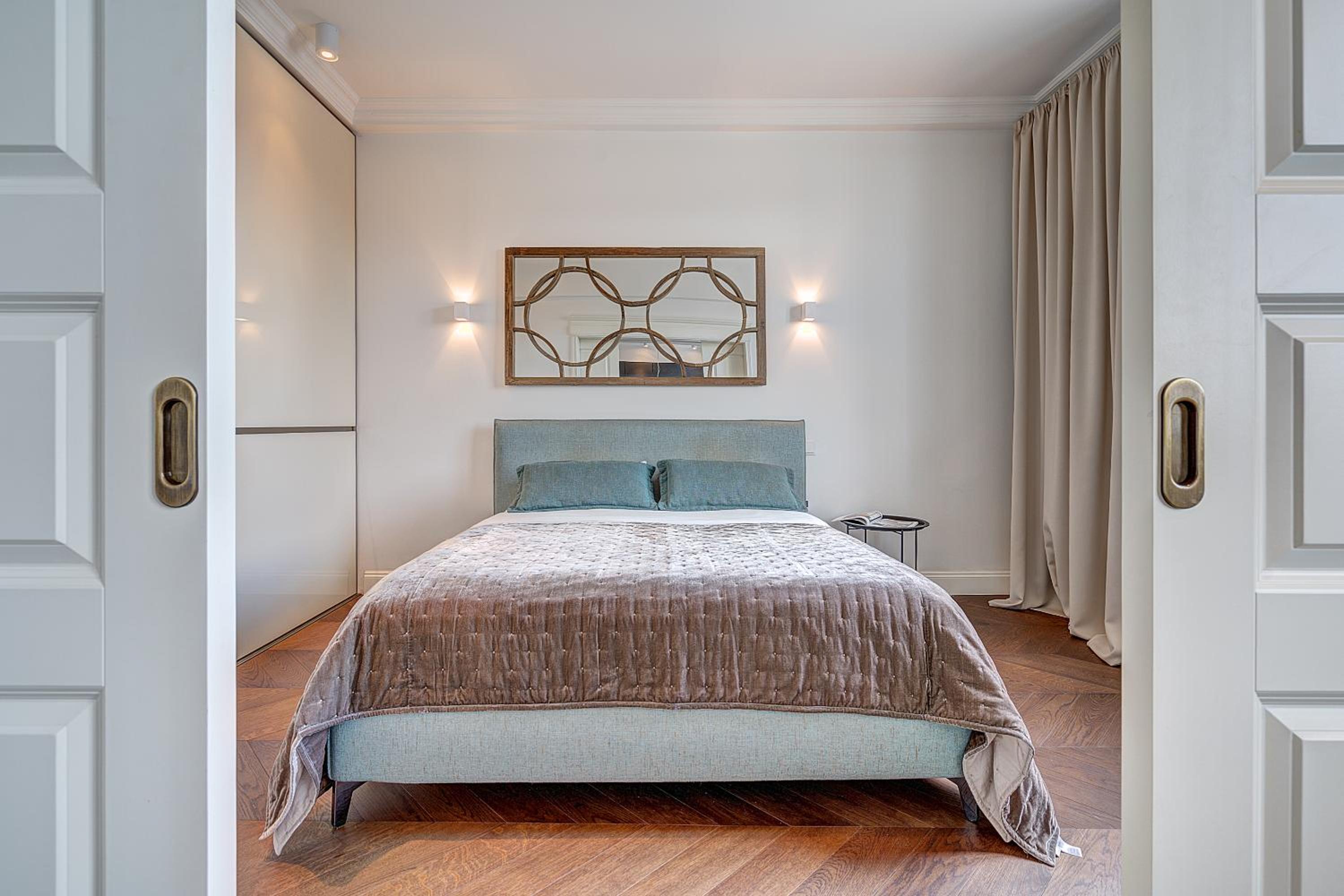 Vilnius Apartments & Suites - Gedimino avenue