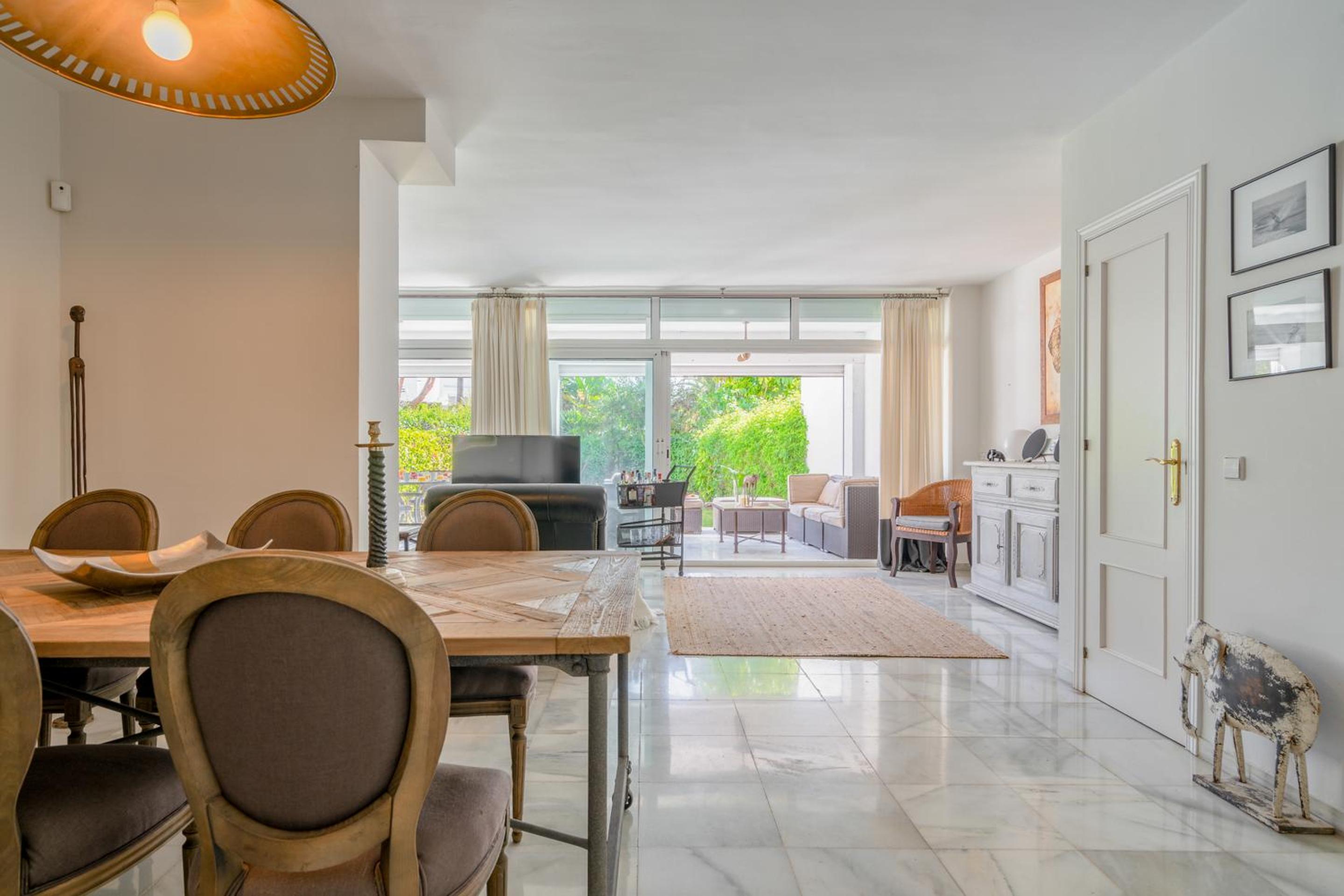 OleHolidays Guadalmina Golf Plaza view 5
