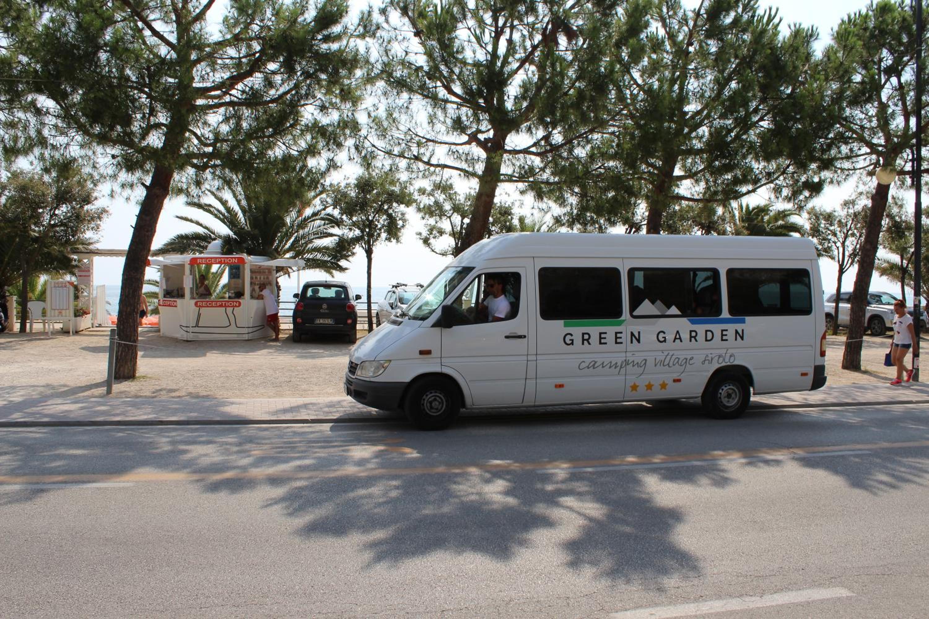 Green Garden Village con piscina, spiaggia riservata e parcheggio