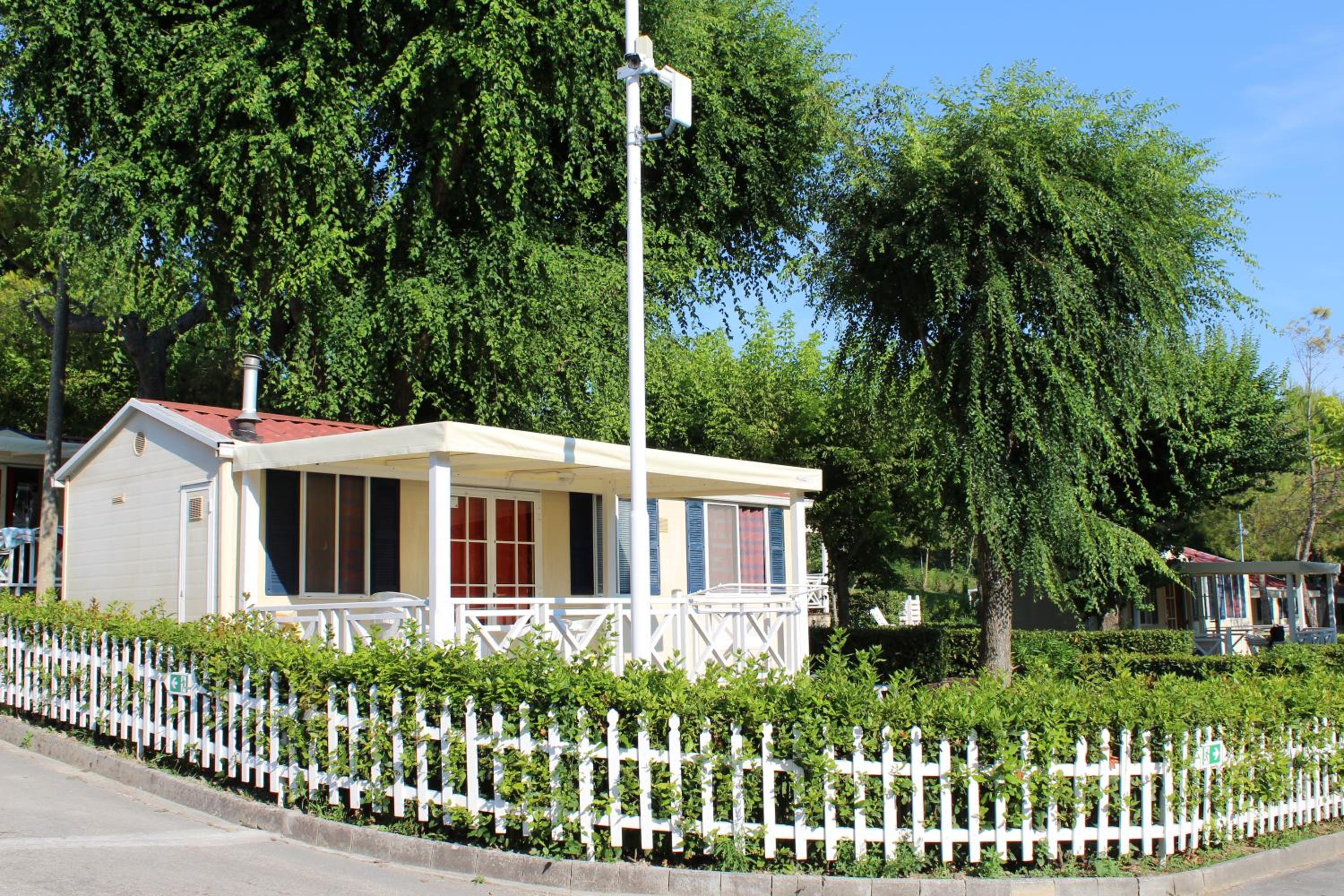 Green Garden Village con piscina, spiaggia riservata e parcheggio