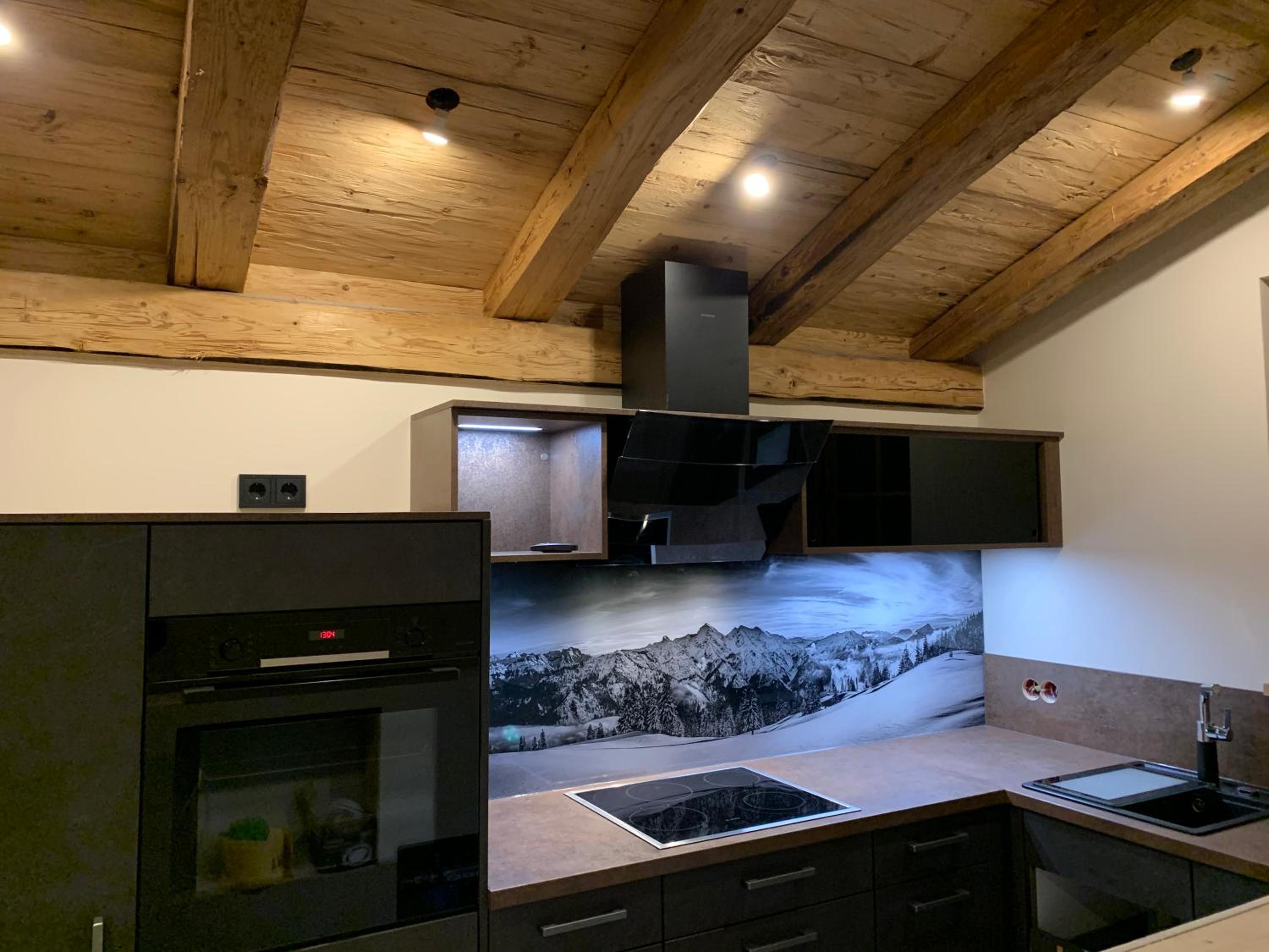 BERGSUCHT-Ruhpolding, Traumlage am sonnigen Südhang, kostenlose Parkplätze, schnelles WLAN, ruhige Sackgasse, NETFLIX inklusive