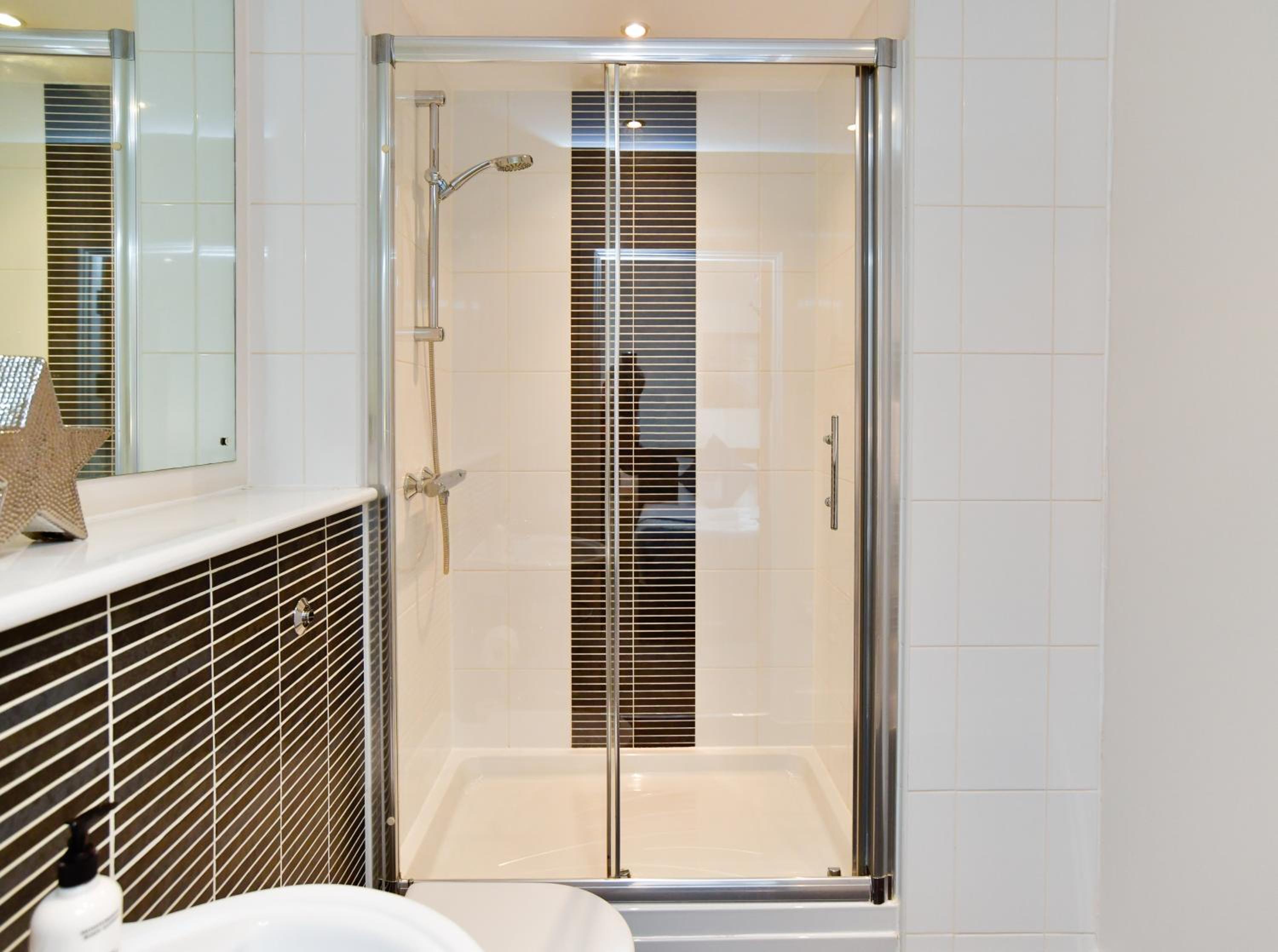 Meridian Quay Apartments, by JSW Short Stay view 3
