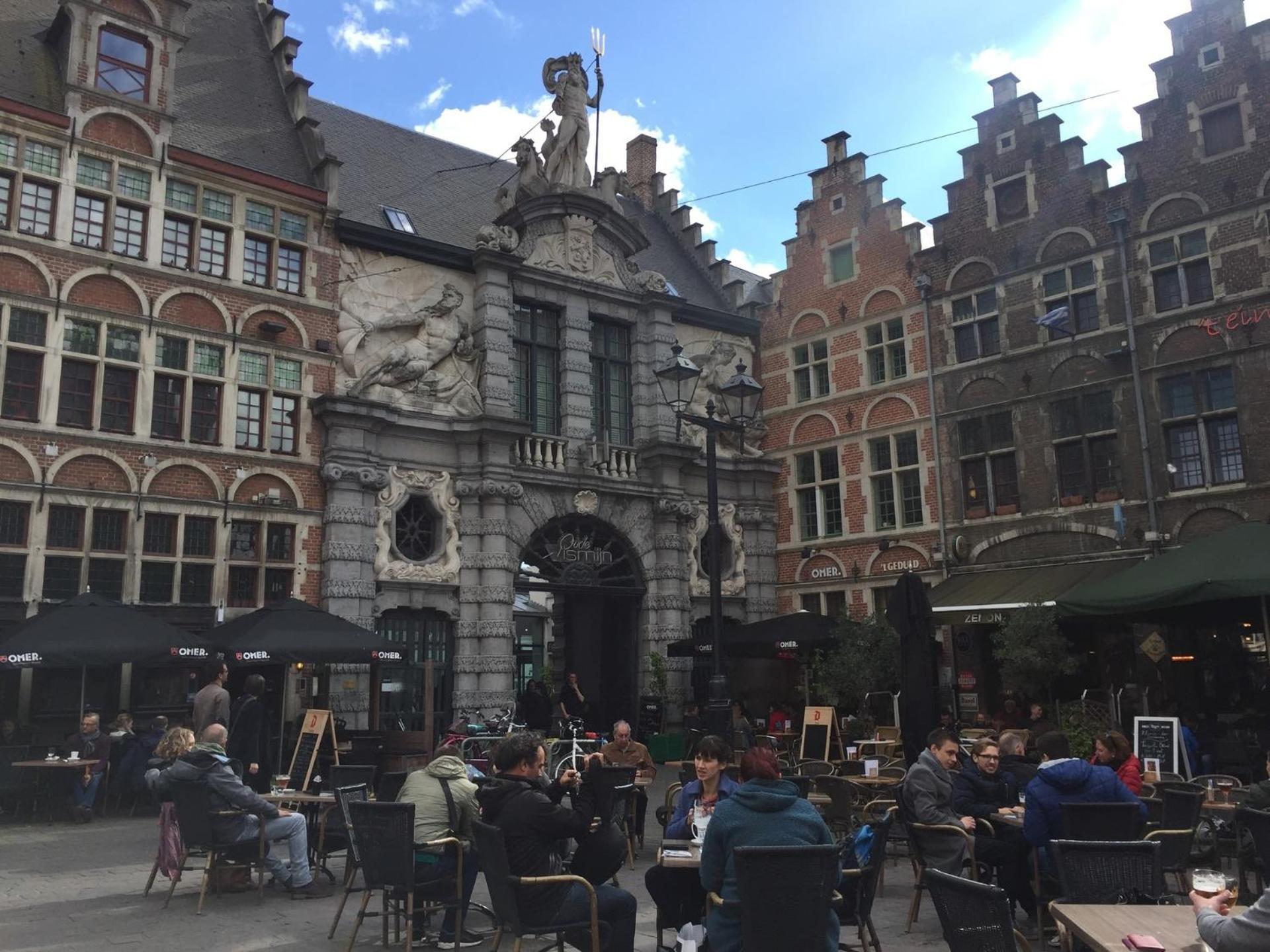 Burgstraat 17 Apartment in Exclusive Patrician House in Medieval Ghent