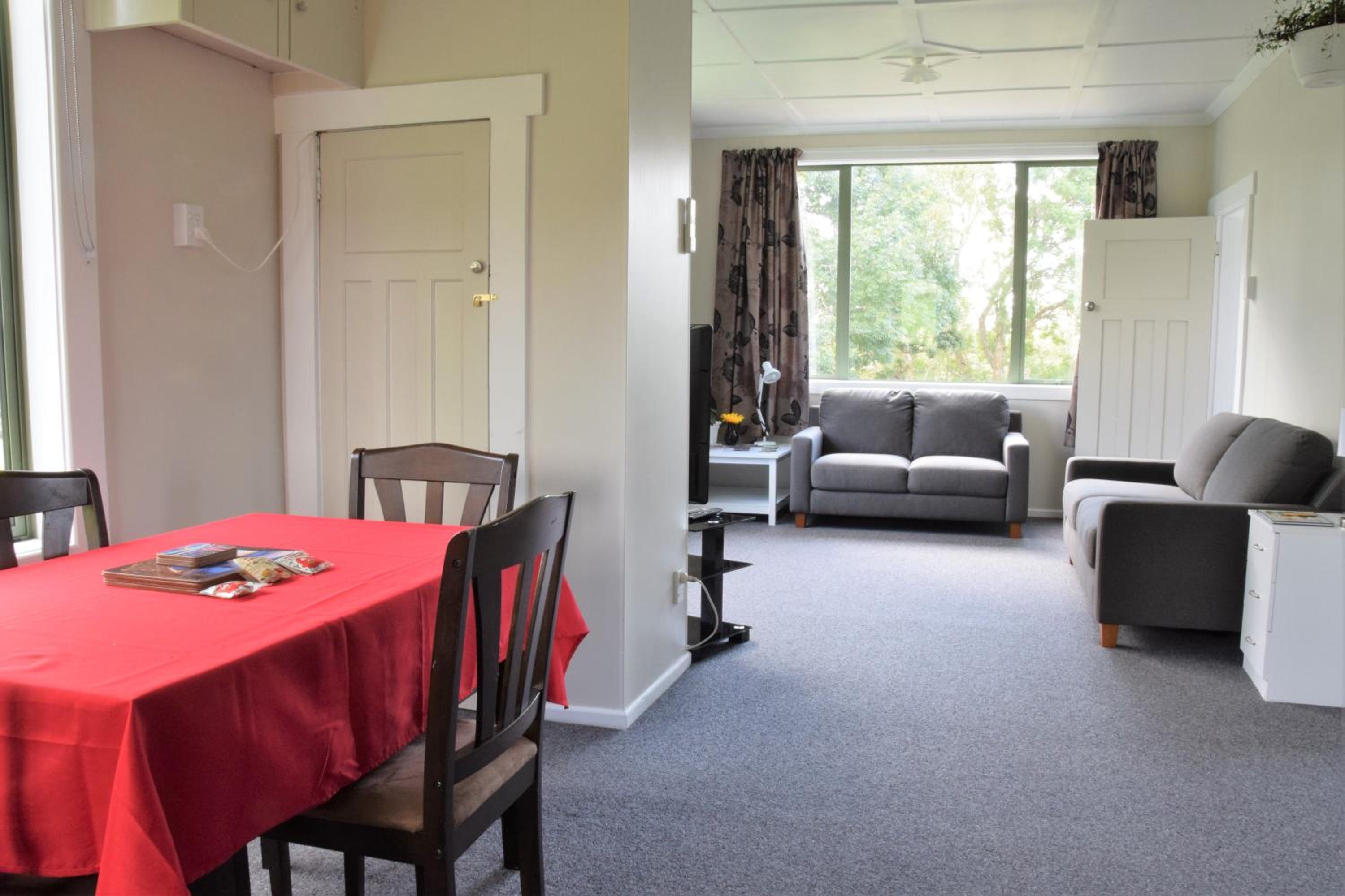 kaiwera warm cozy cottage view 5
