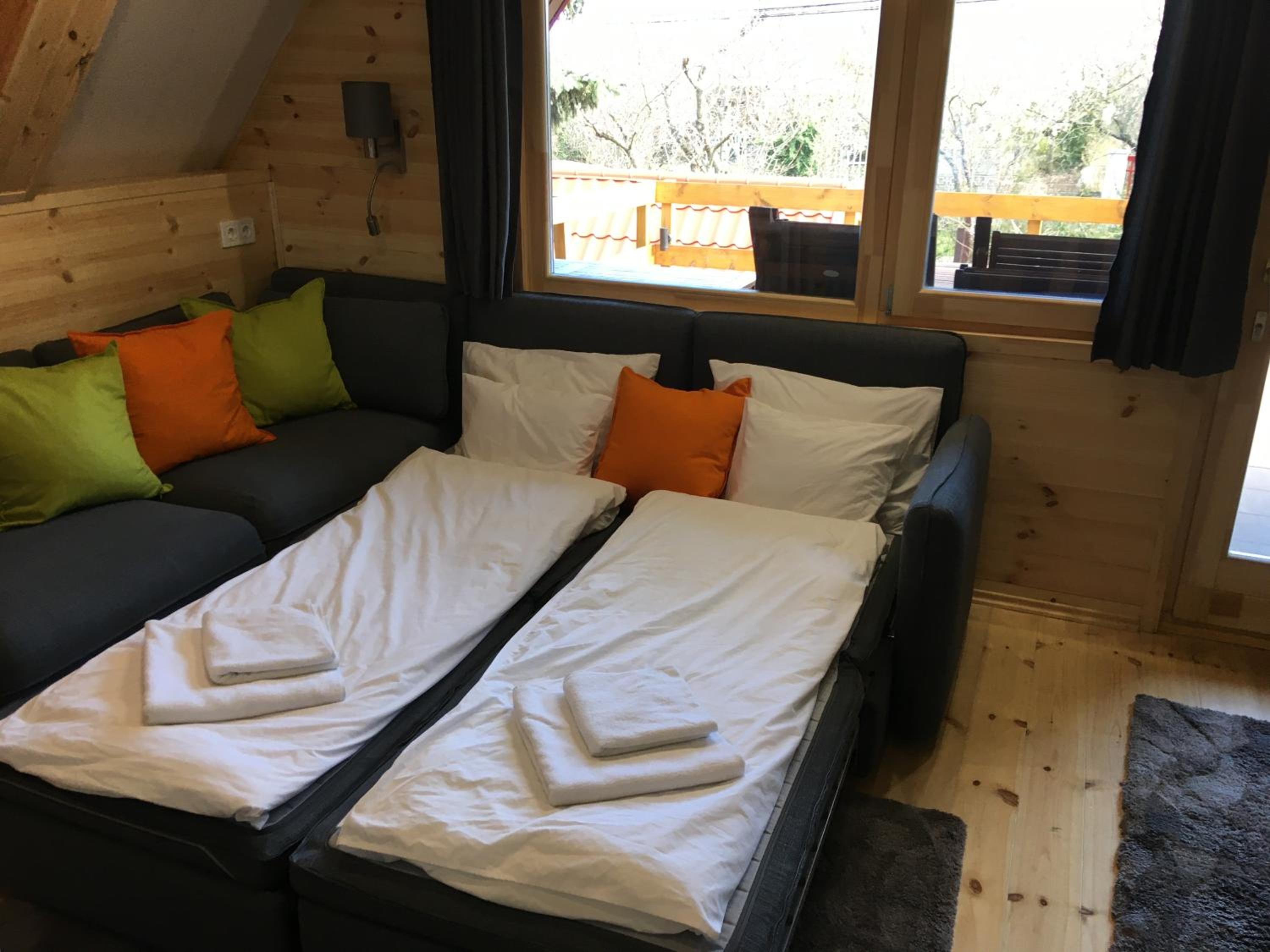 Wooden Apartman Prémium Jacuzzival view 5