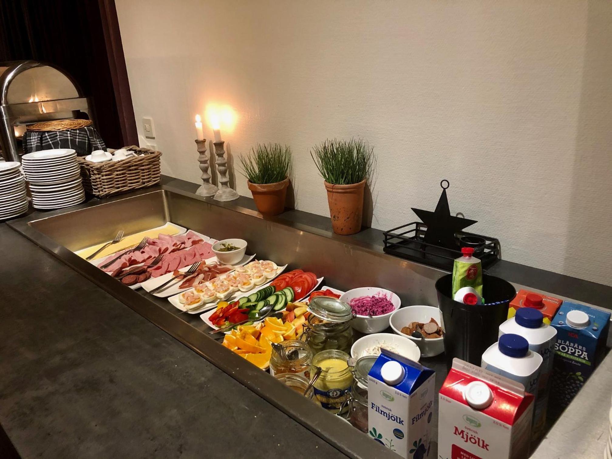 Food & Beverage