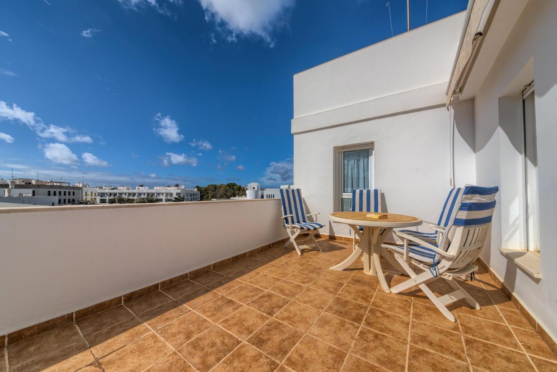 Apartamentos Villas Flamenco Rentals