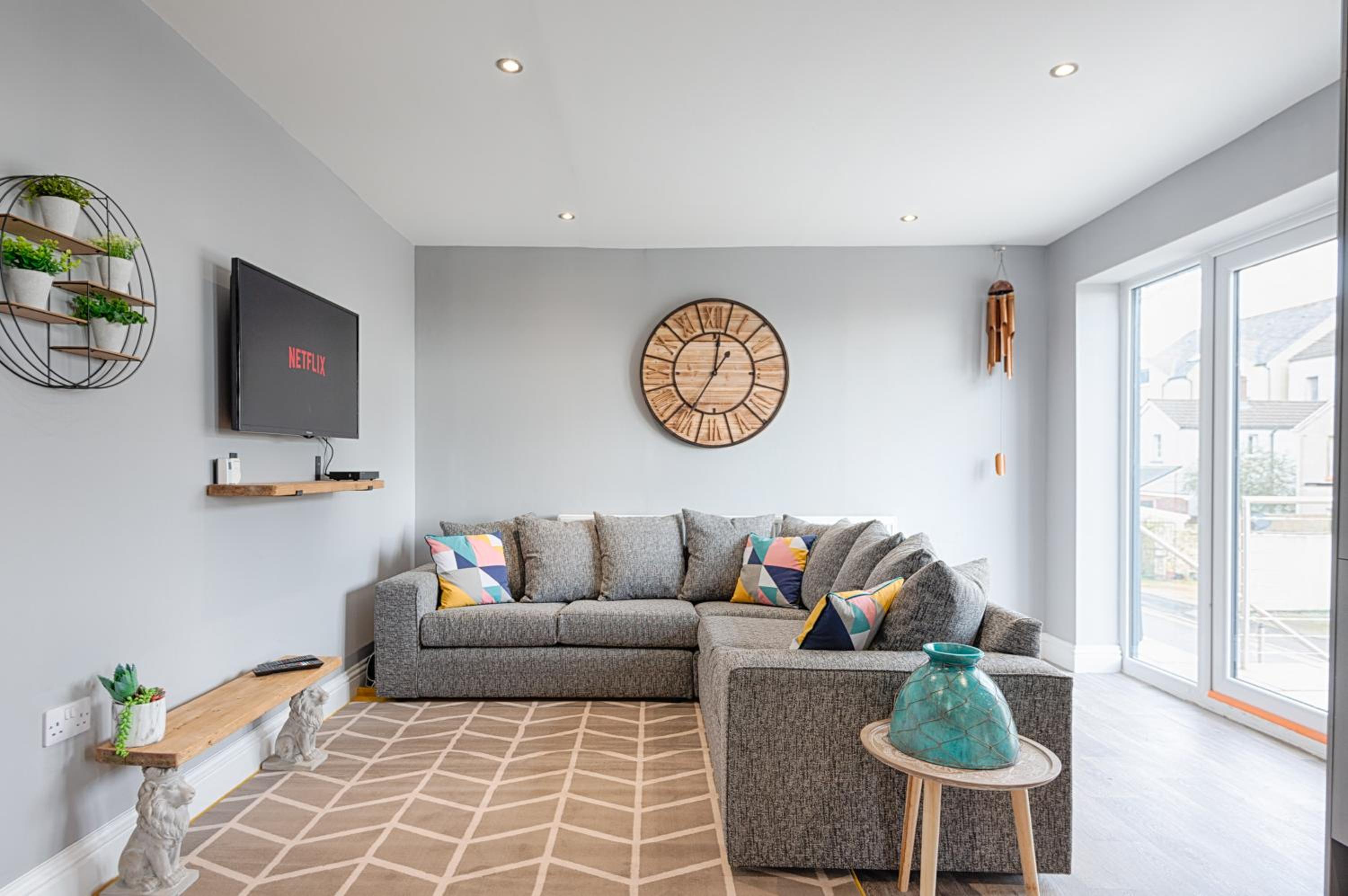 Book Now - TV in Every Bedroom! view 4