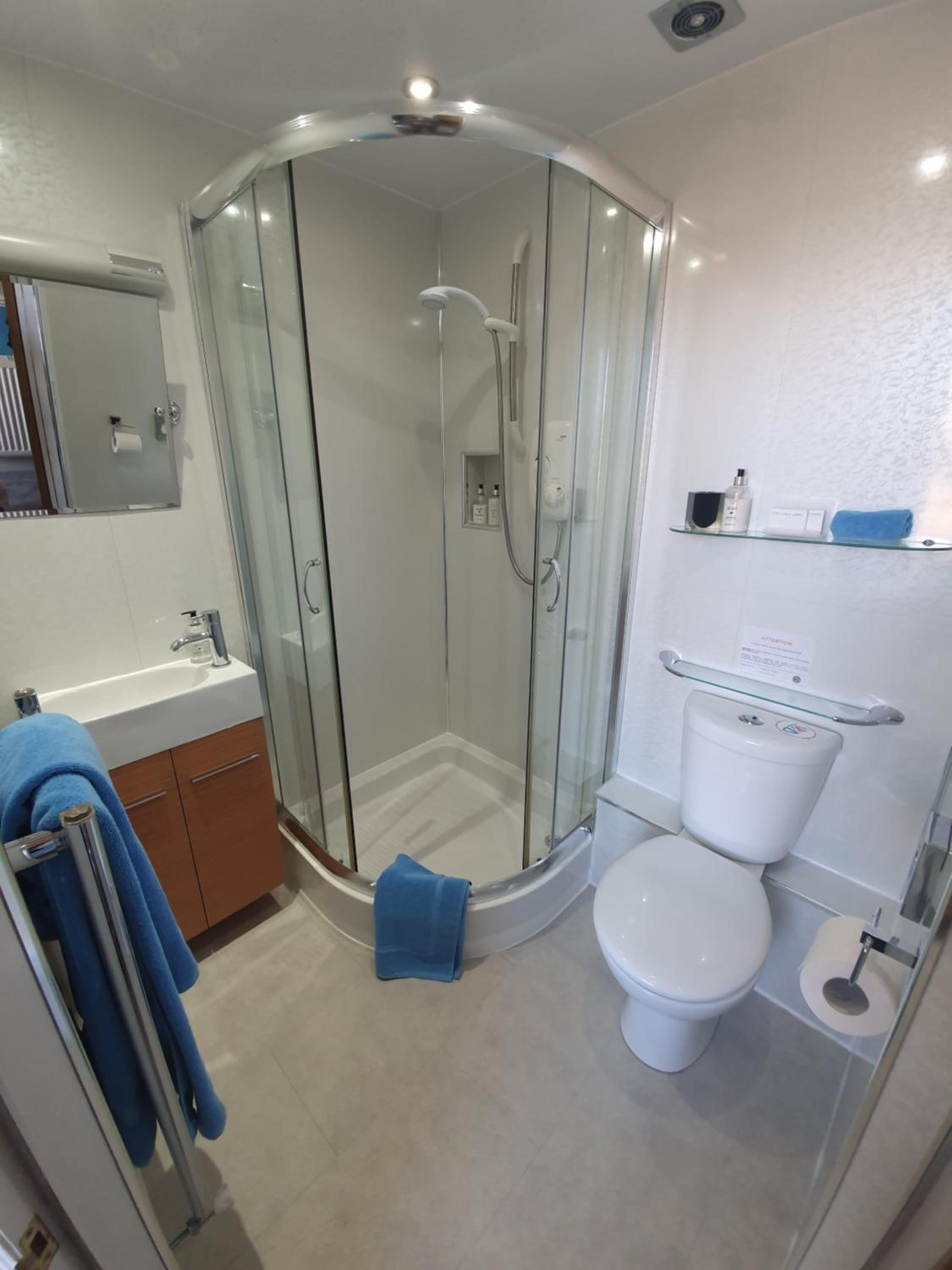 Lauderville guest house