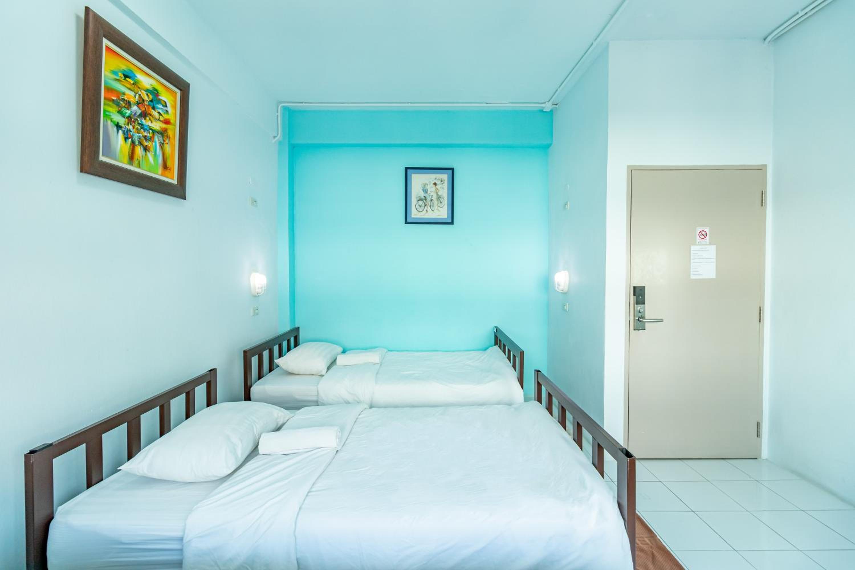 Sleep Dee Hostel