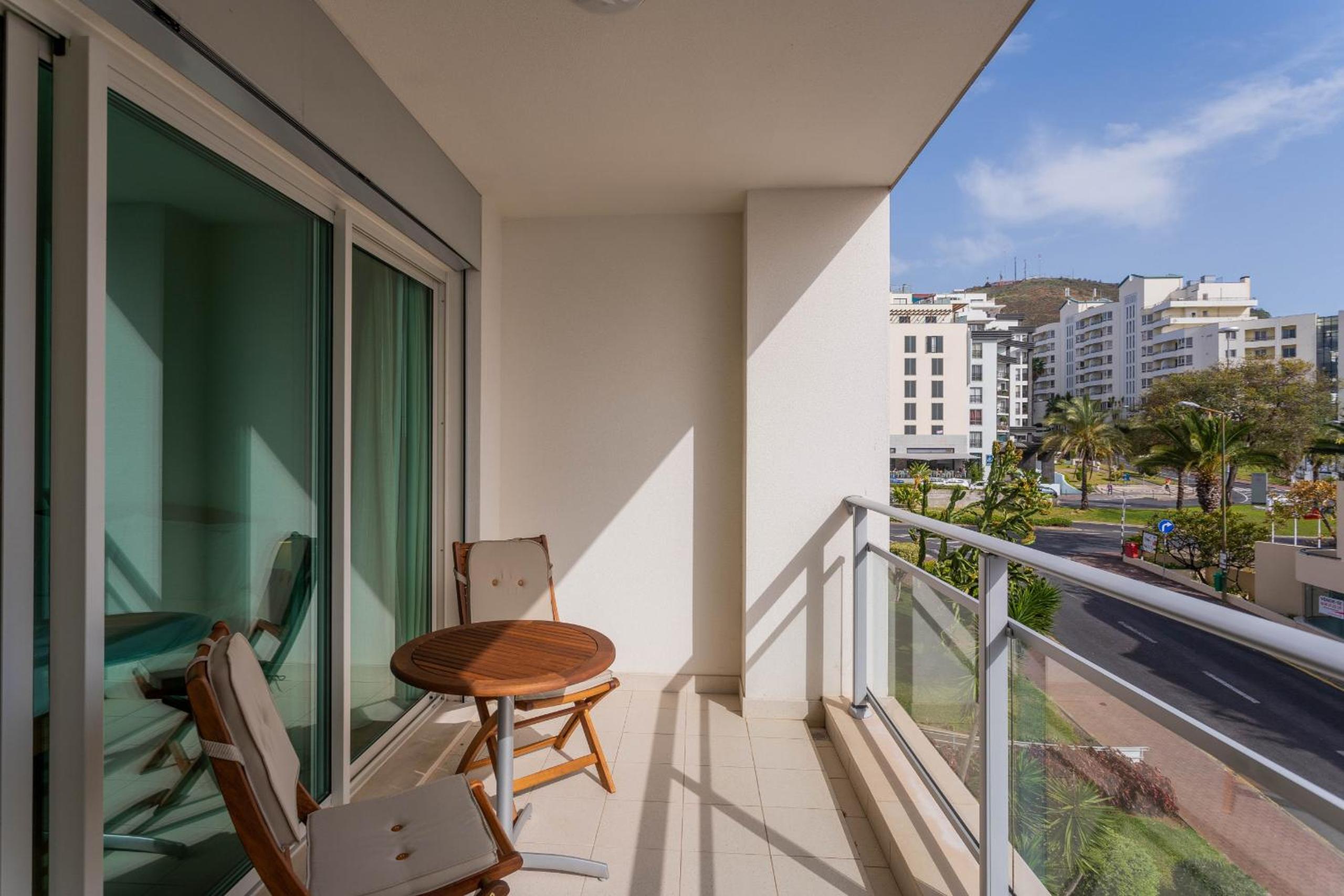 FLH Funchal Balcony Apartment with Sea View