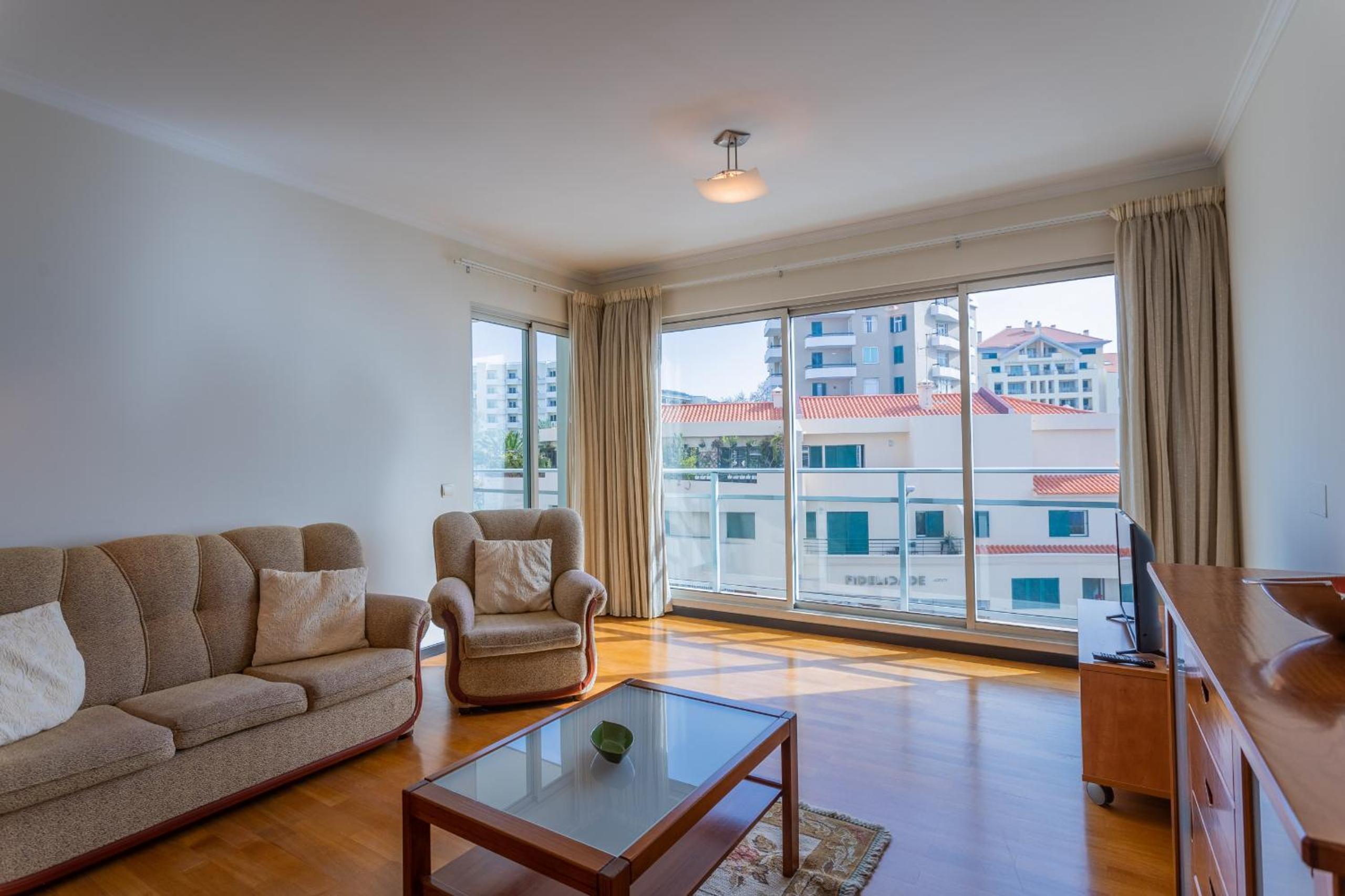 FLH Funchal Balcony Apartment with Sea View