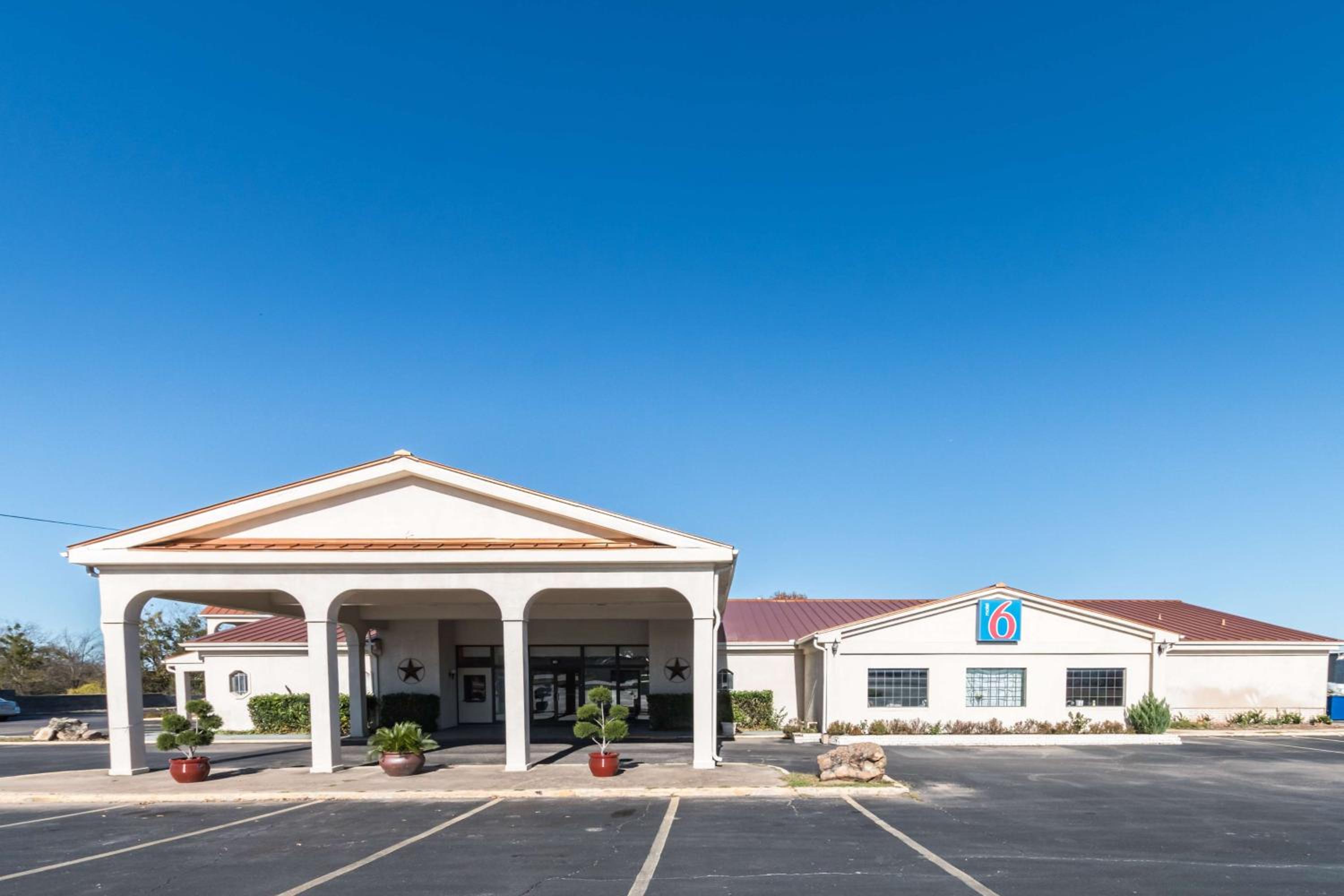 Motel 6-Stephenville, TX view 5