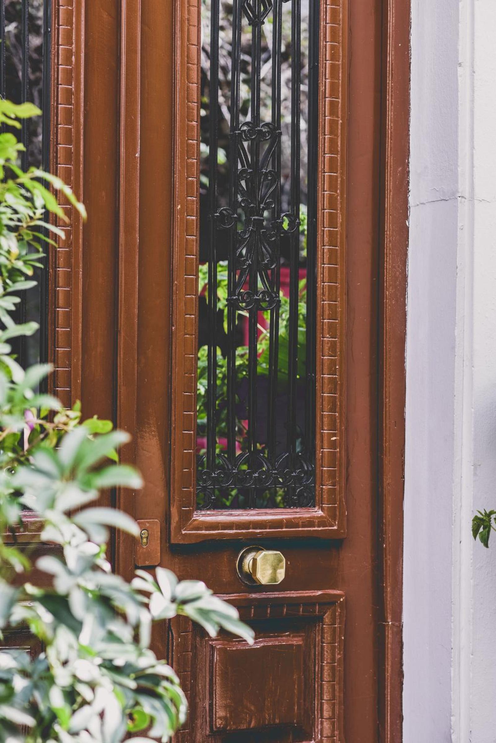 Neoclassical Apartment near Acropolis - LivingStone Crystal