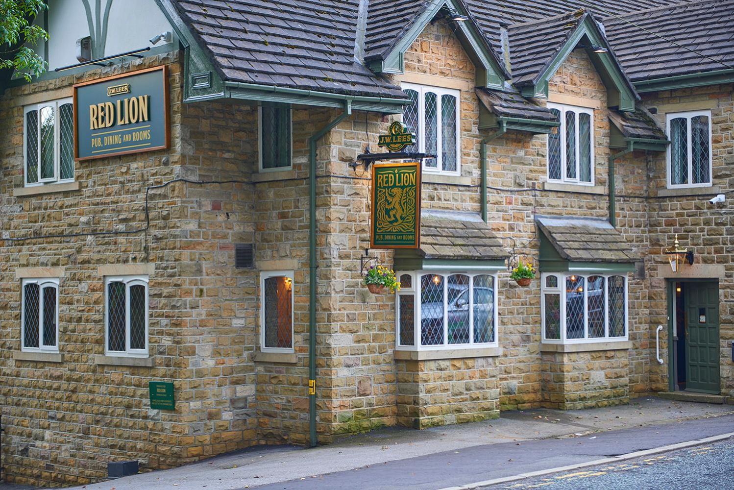 Bury Vacations - The Red Lion Hawkshaw - Property Image 1