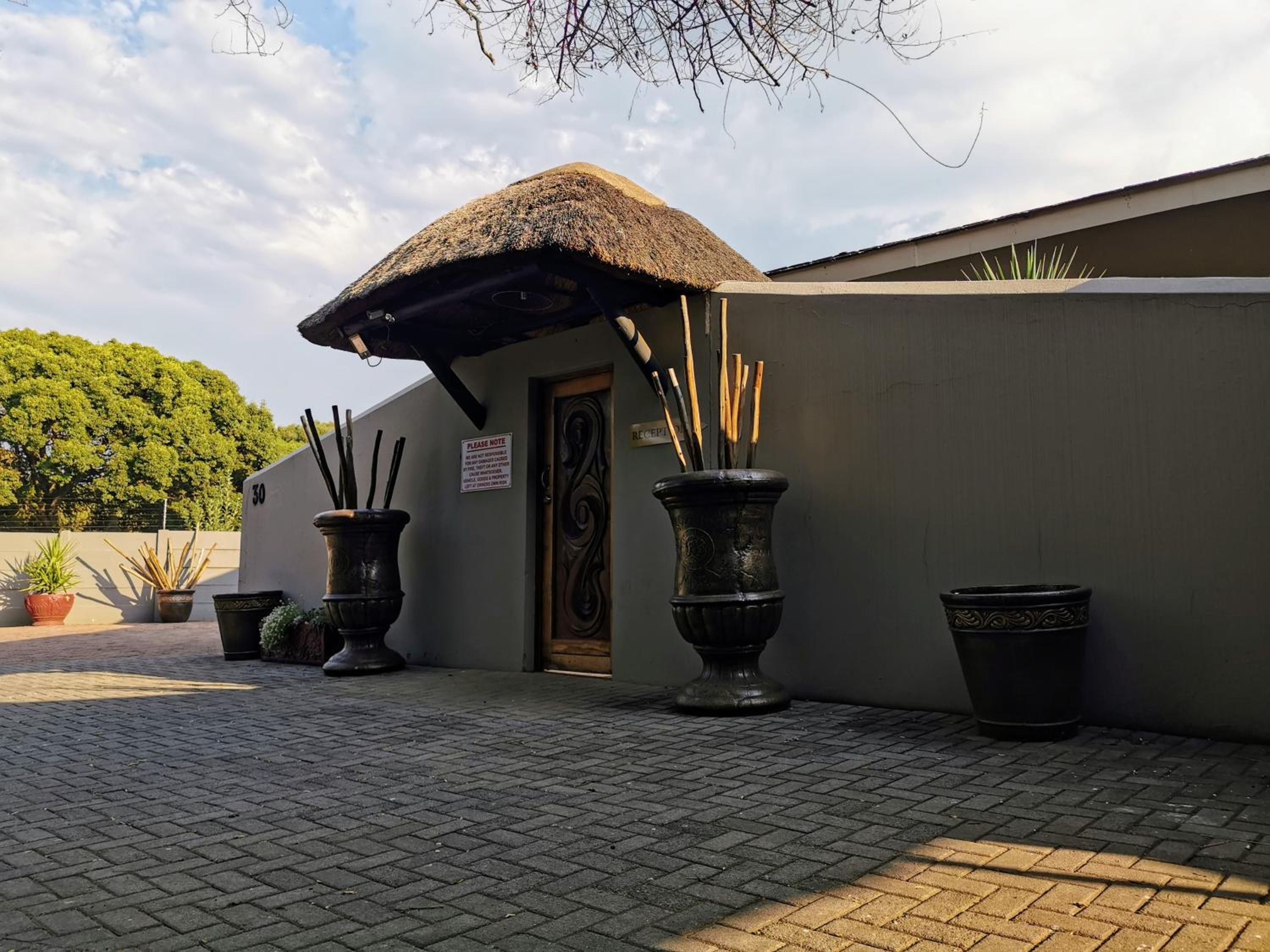 Aerotropolis Guest Lodge — exterior view, Kempton Park, za