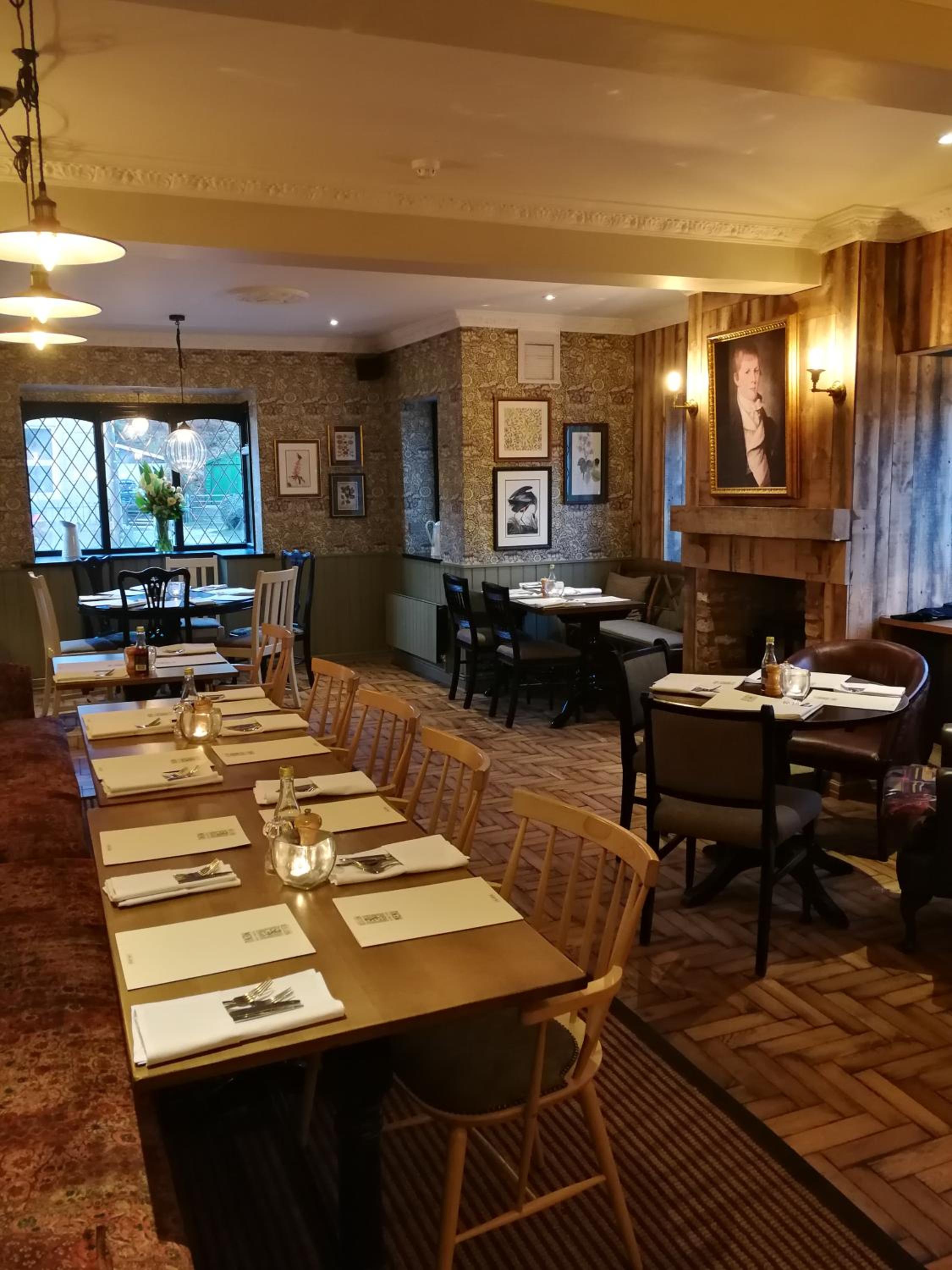 Bury Vacations - The Red Lion Hawkshaw - Property Image 11