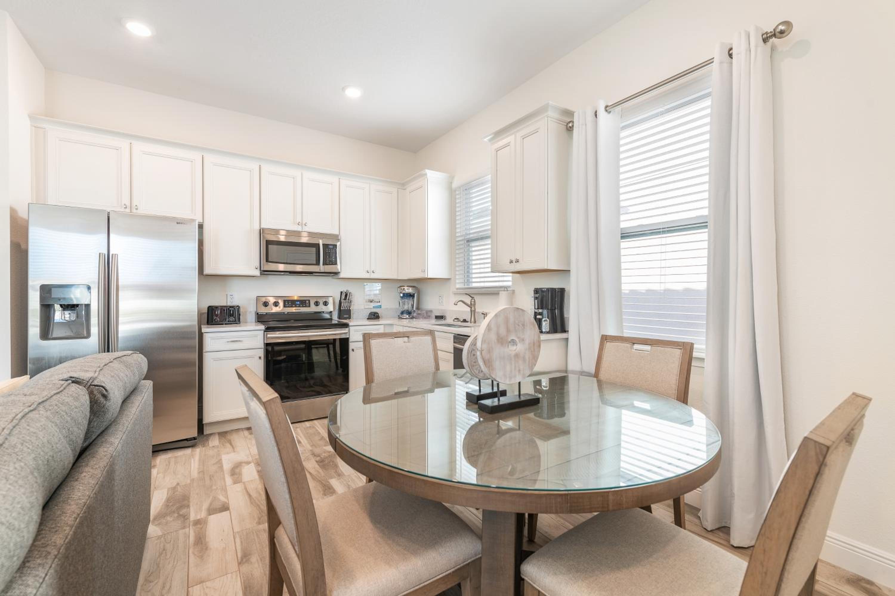 The Tiki Room - Beautiful Two Bedroom Cottage Near Disney With Margaritaville Resort & Island H20 Waterpark Access - 2954Sr