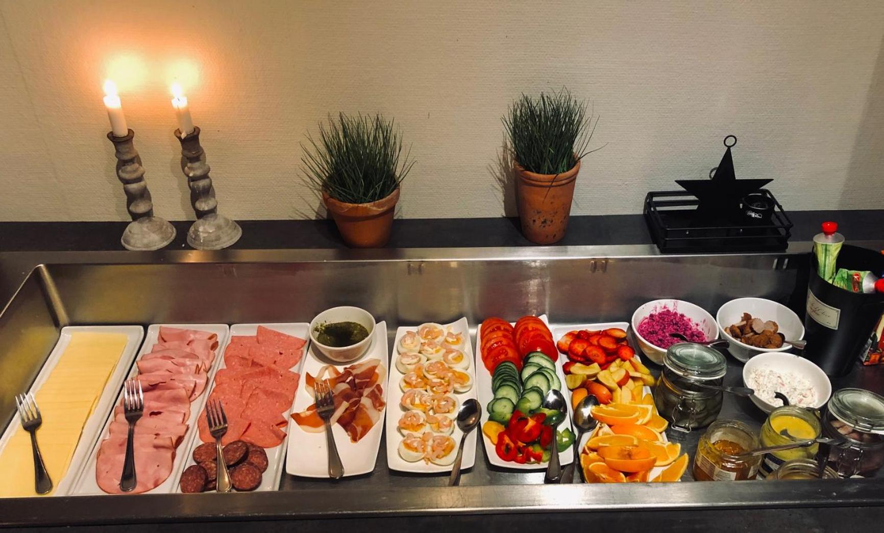 Food & Beverage