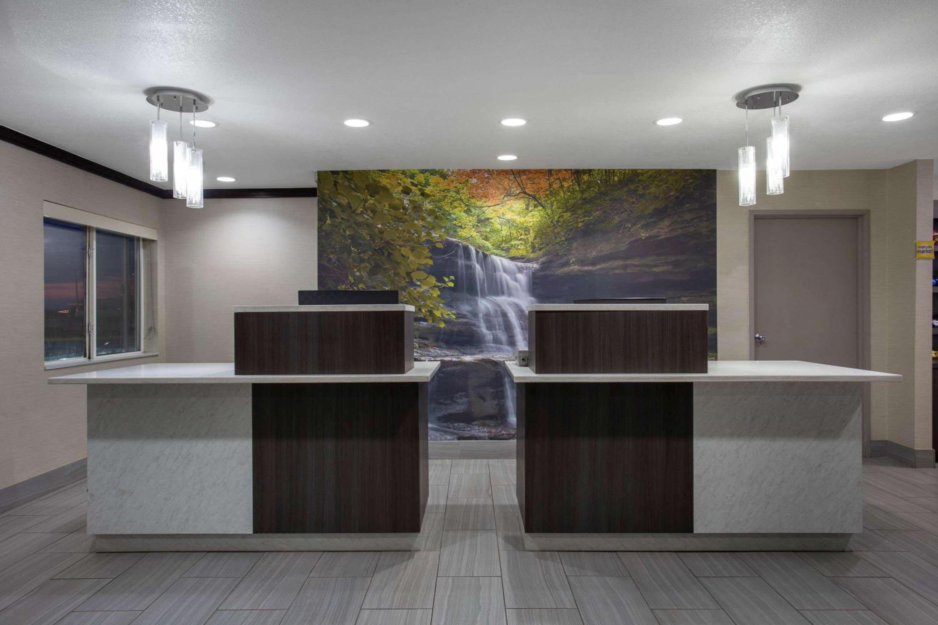 La Quinta Inn & Suites by Wyndham Peru Starved Rock St Park view 4