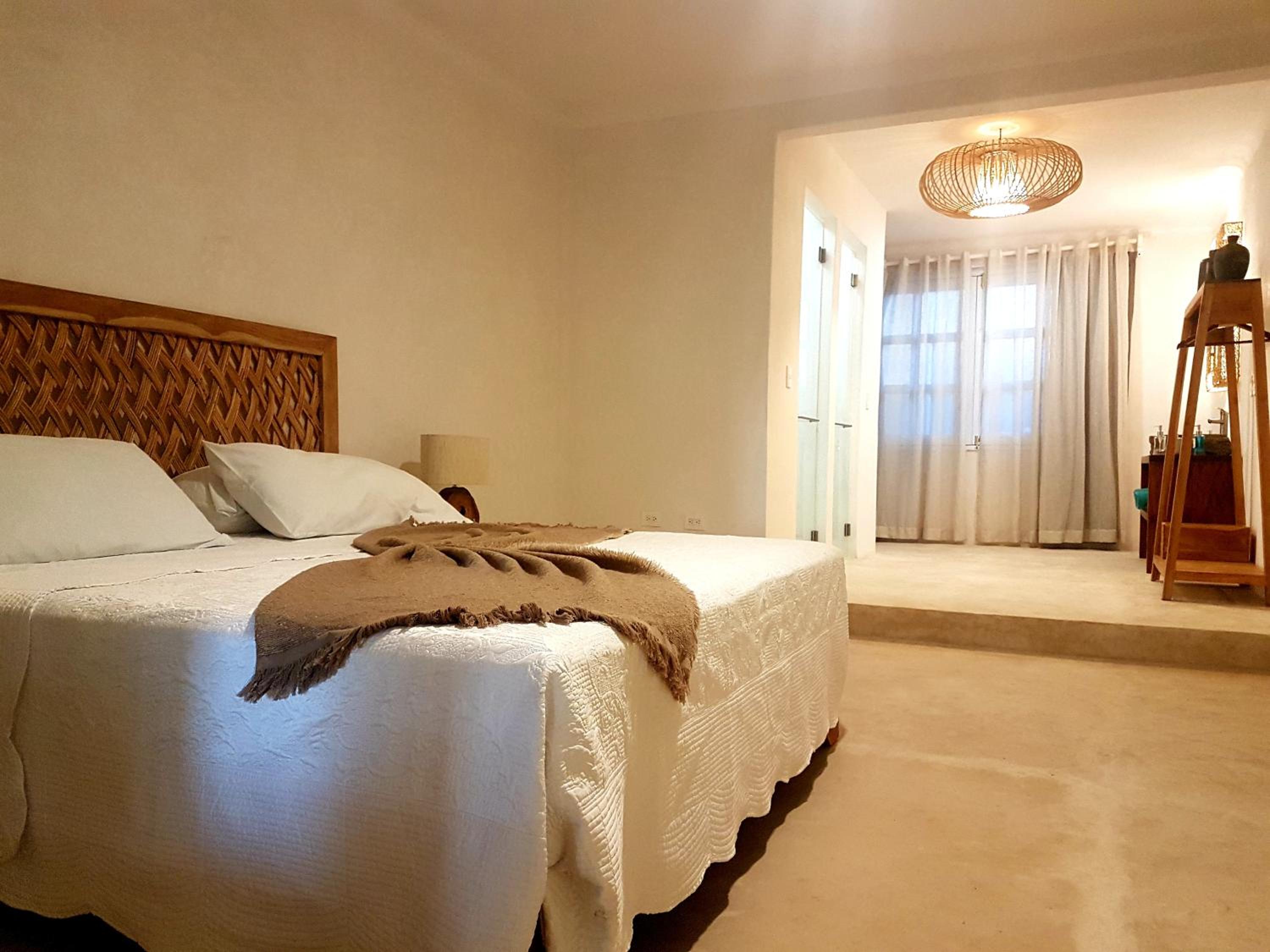 Amaite Beach Hotel - Property Image 9