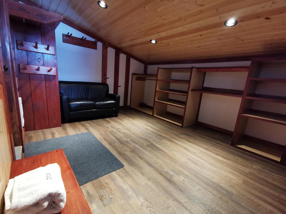 Golden Vacations - Cedar House Restaurant  Chalets - Property Image 68