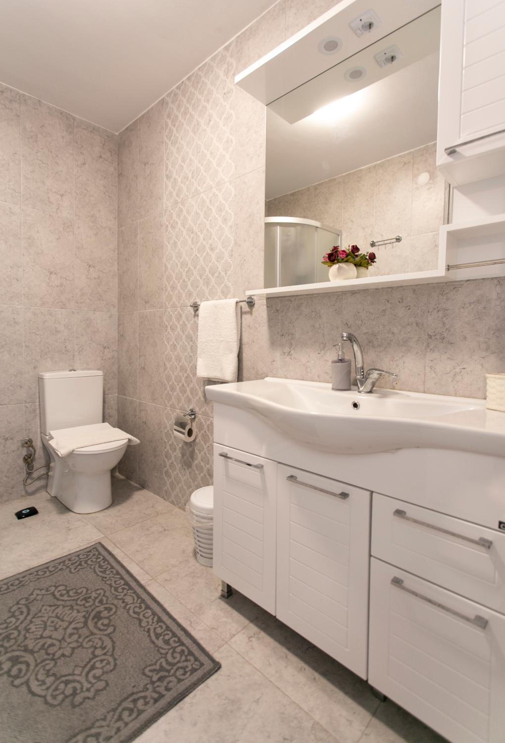 Sirena's Suites