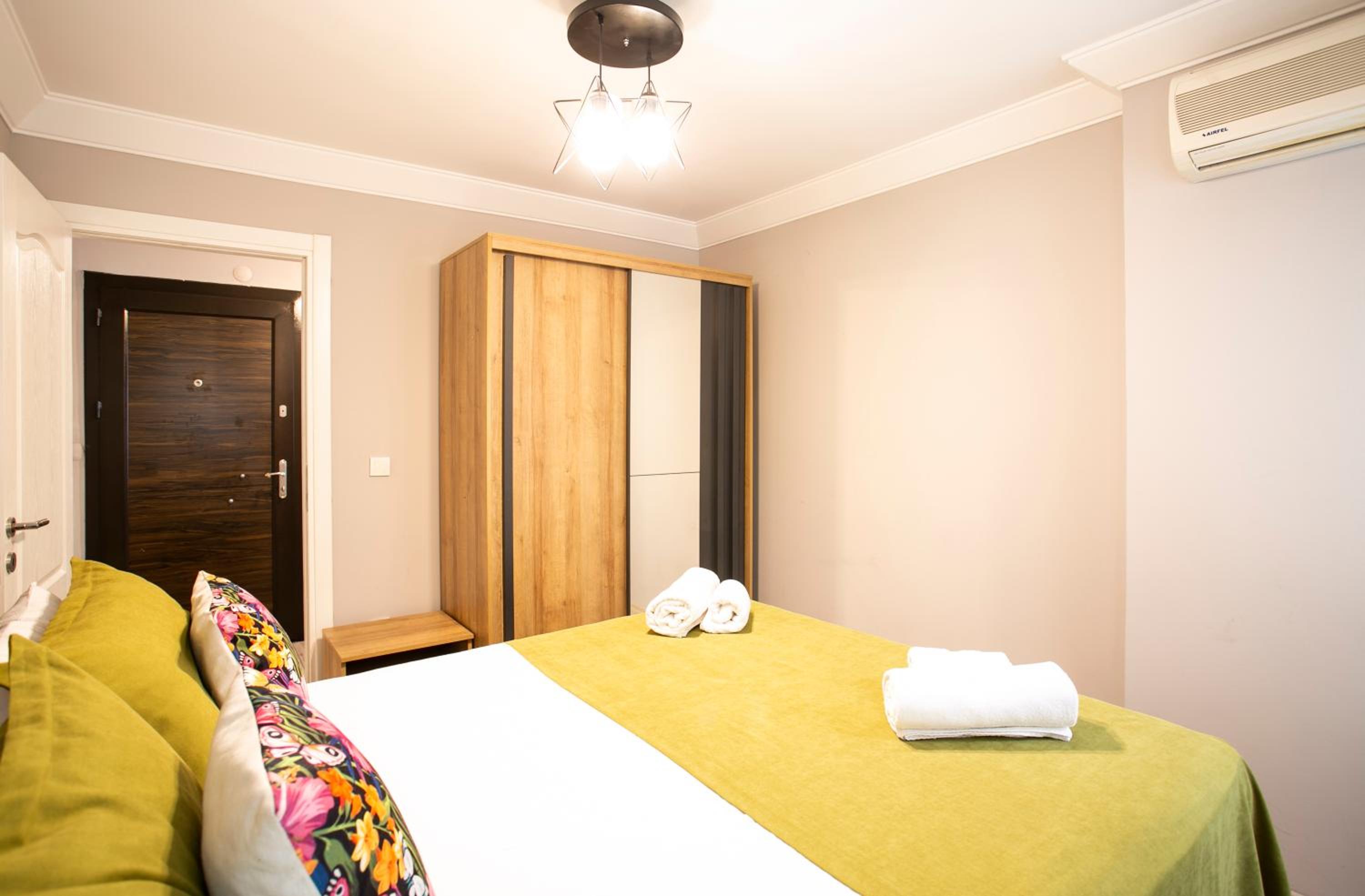 Sirena's Suites