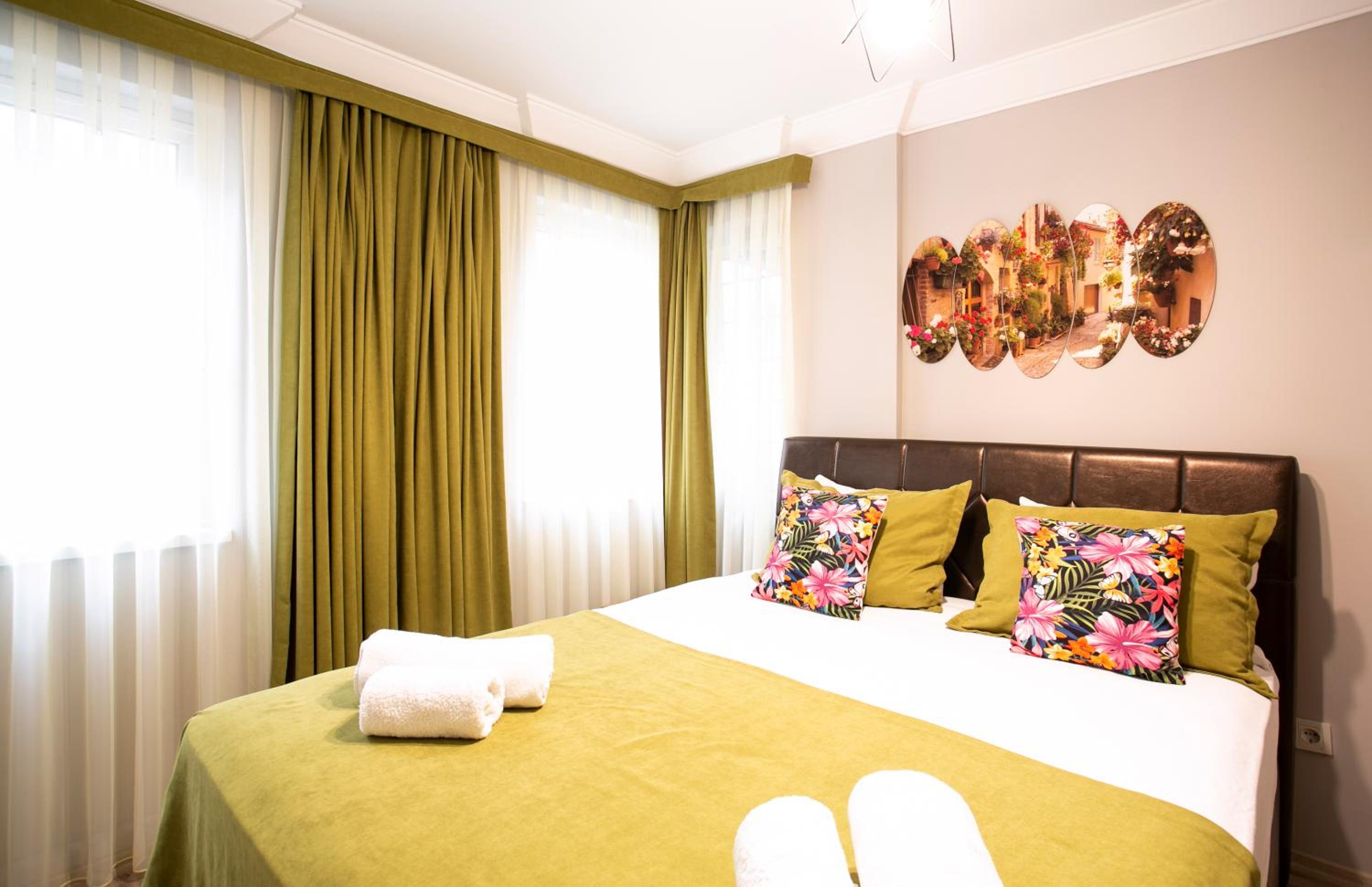 Sirena's Suites