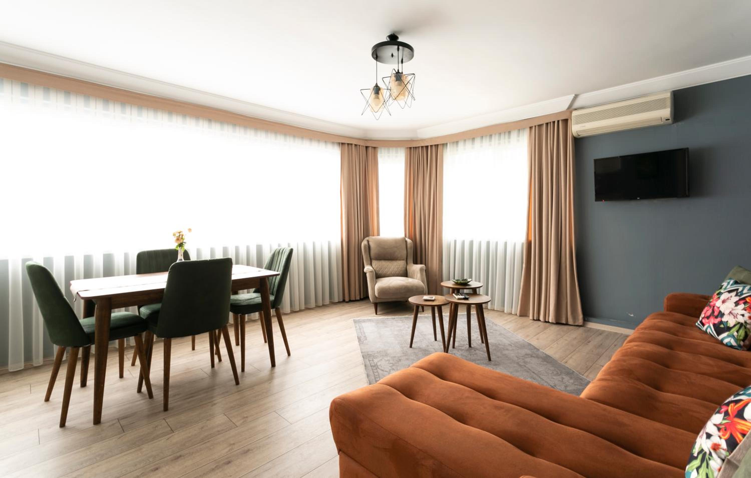 Sirena's Suites